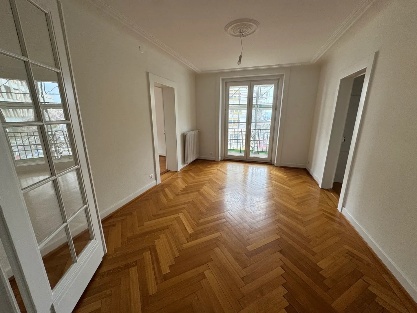 Bright and spacious 4-room apartment with balcony - Lausanne - Photo 4 of 7