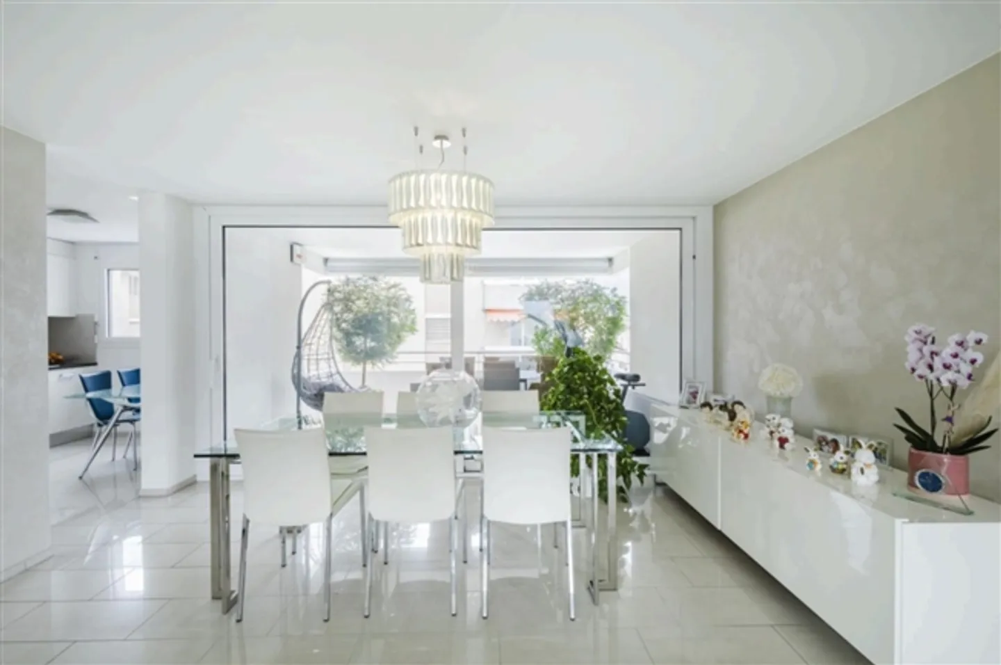 «Centrale a Locarno luminoso 3.5 locali di alto standing con posteggio coperto / Zentrale Locarno helle 3.5-Zimmer-Wohnung mit überdachtem Parkplatz» - Foto 5 di 5