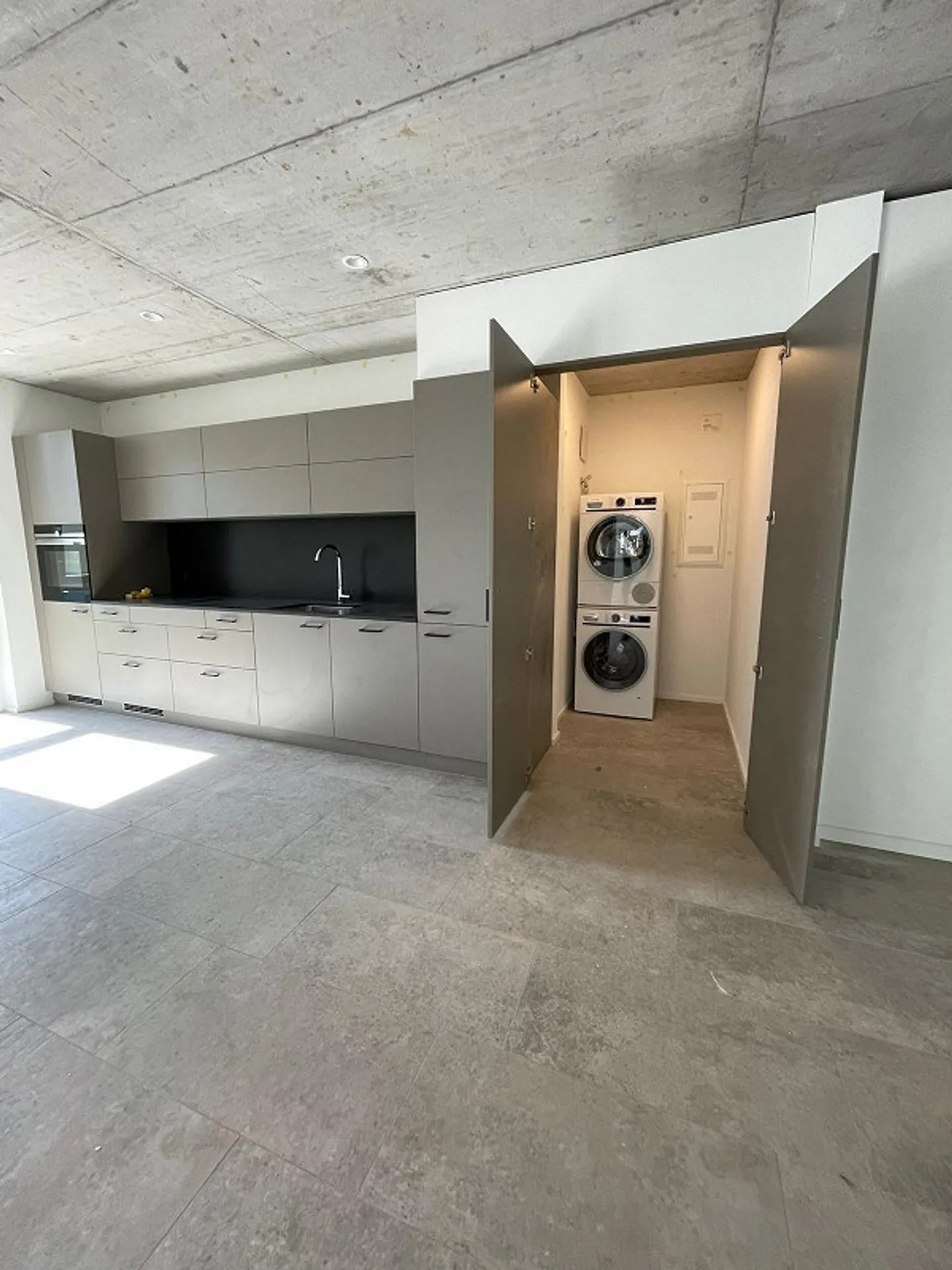 Moderne 3½-Zimmer-Erdgeschosswohnung an zentraler Lage - Foto 1 von 12