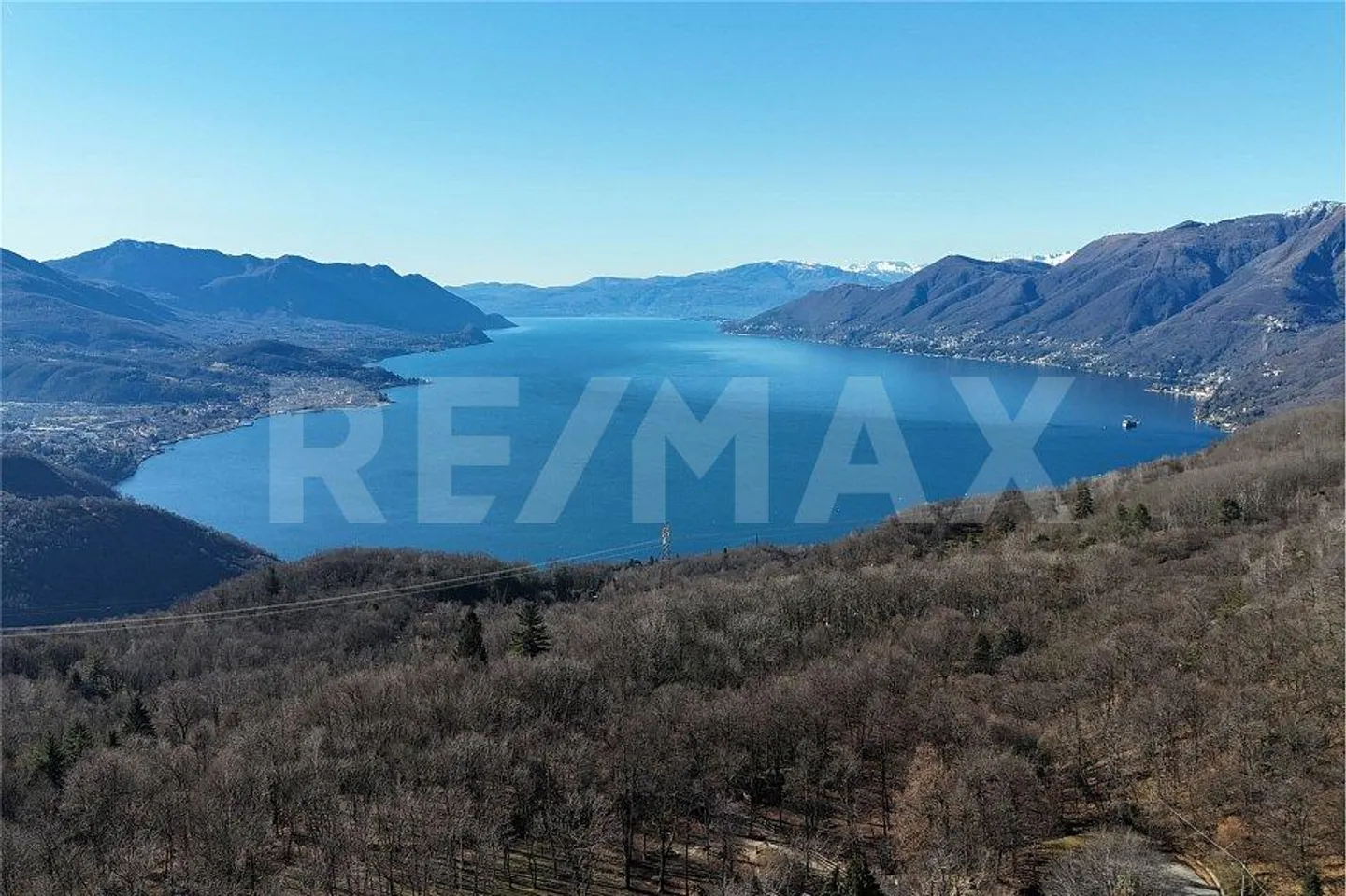 Semi-detached villa with lake view - Photo 3 of 13