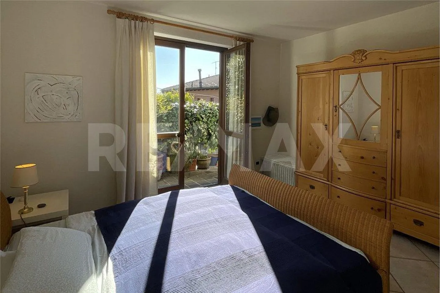 Semi-detached villa with lake view - Photo 7 of 13