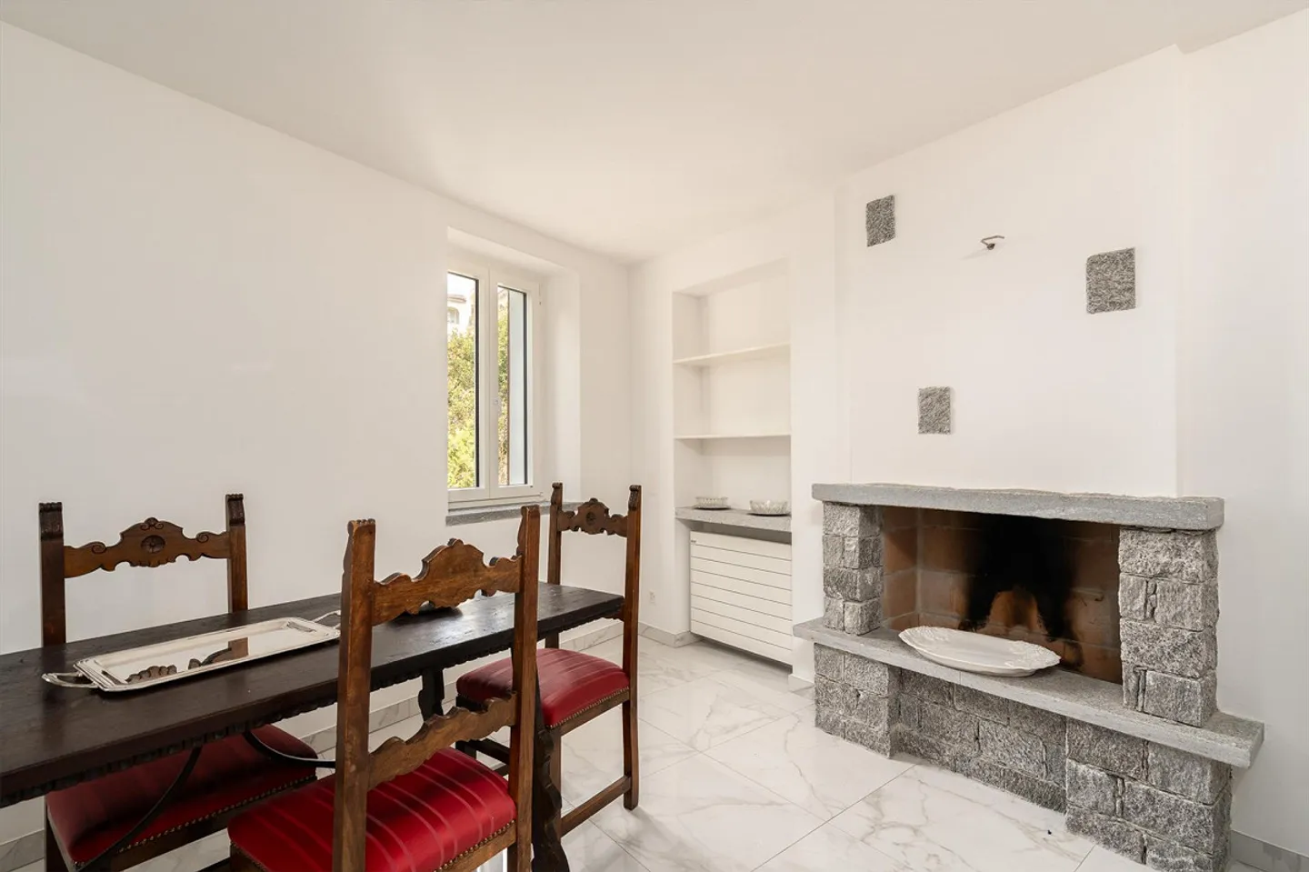 ZWEI SCHRITTE VOM SEE UND ZENTRUM ENTFERNT, MÖBLIERTES 2.5-ZIMMER-APARTMENT - Foto 4 von 7