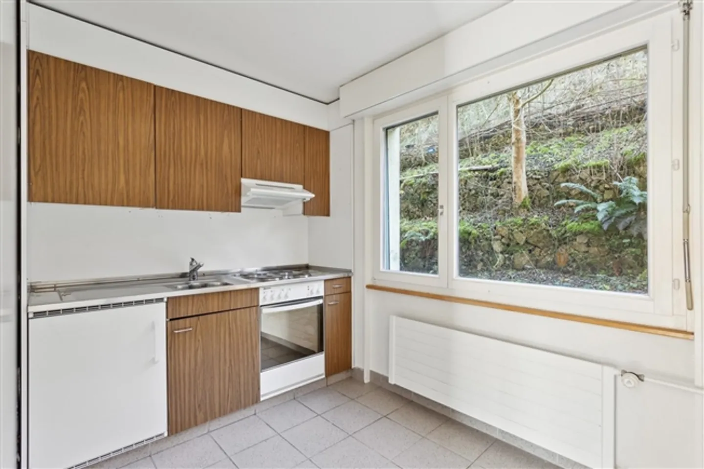 For Rent: Magnificent 3-Room Apartment with Superb Balcony and Exceptional View - Photo 3 of 8