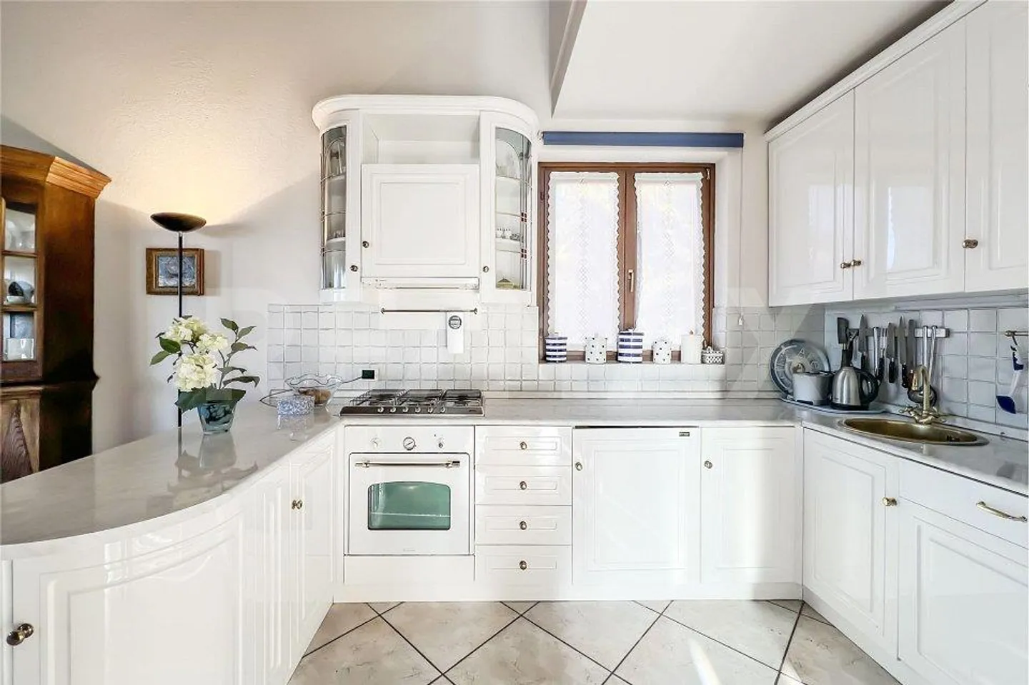 Semi-detached villa with lake view - Photo 11 of 13