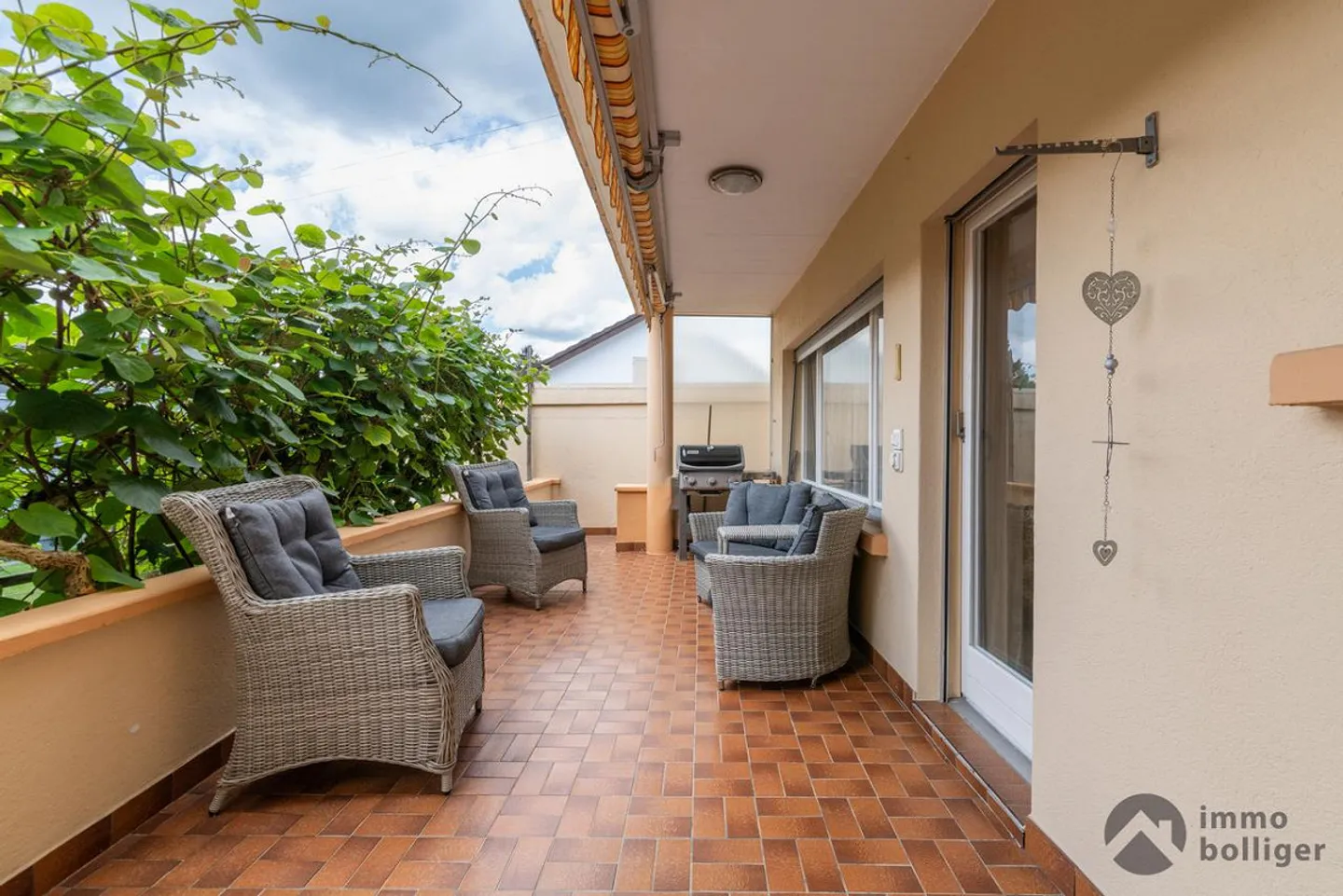 Opportunità 2-in-1: La tua casa multigenerazionale con 2 unità - Foto 2 di 13