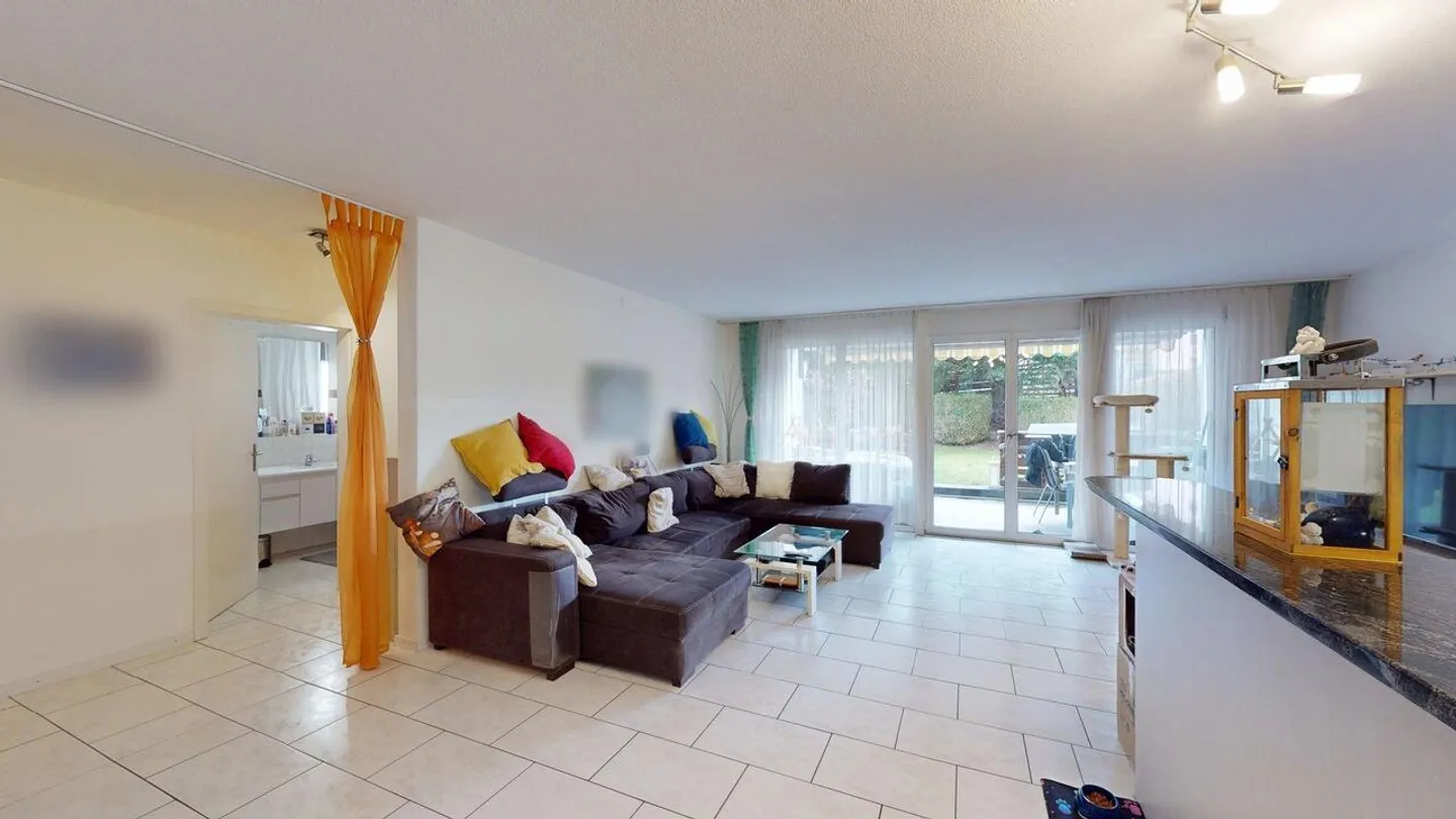 Modern, large 3.5 room apartment with garden seating area - Photo 7 of 13