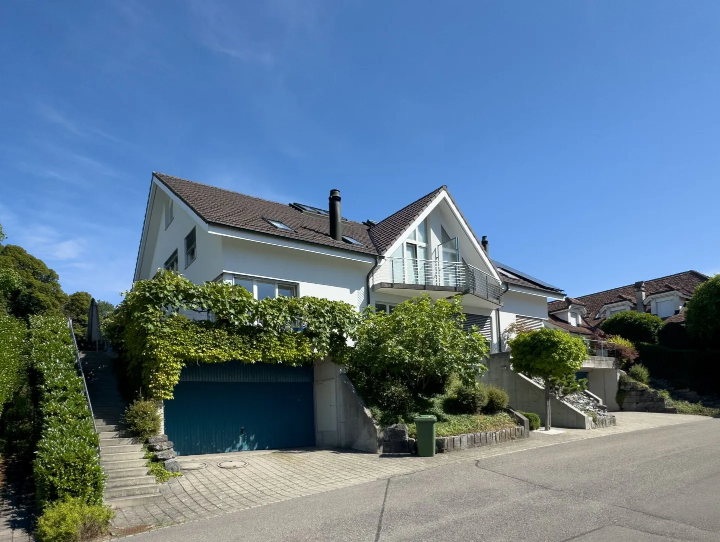 Casa unifamiliare a schiera di 6,5 stanze con vista splendida nella migliore zona residenziale - Foto 1 di 38