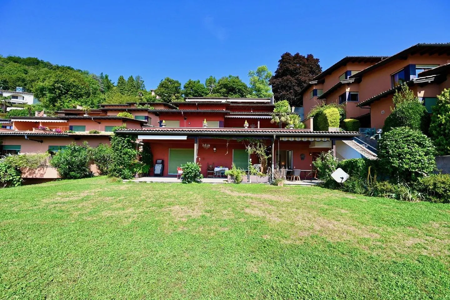 Refined apartment with a view of Lake Lugano, renovated 2022 - Photo 3 of 12