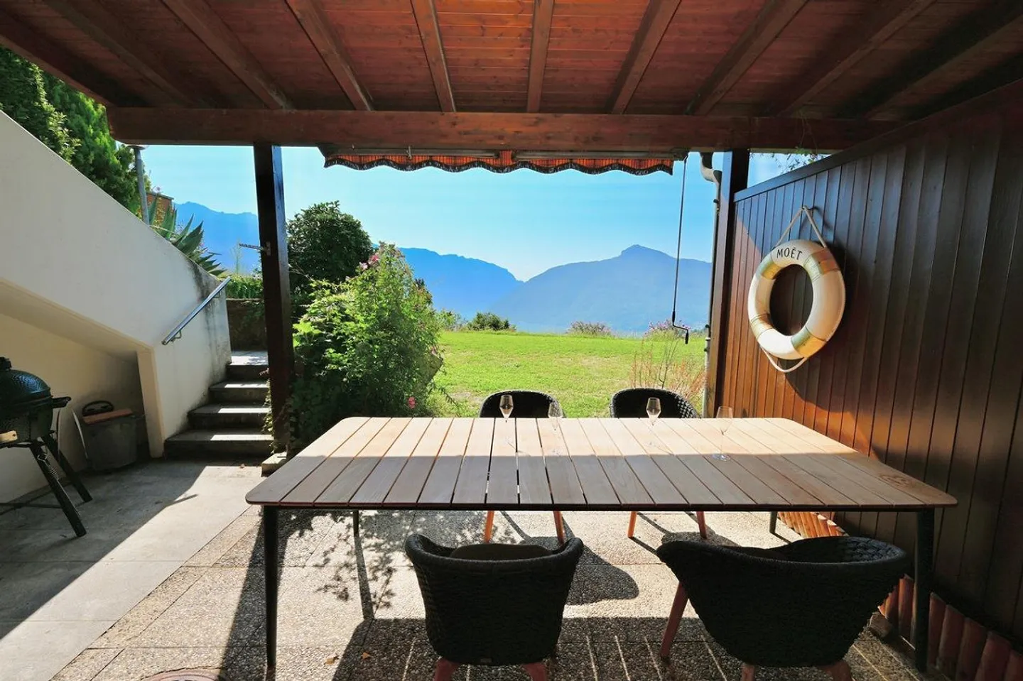 Refined apartment with a view of Lake Lugano, renovated 2022 - Photo 4 of 12