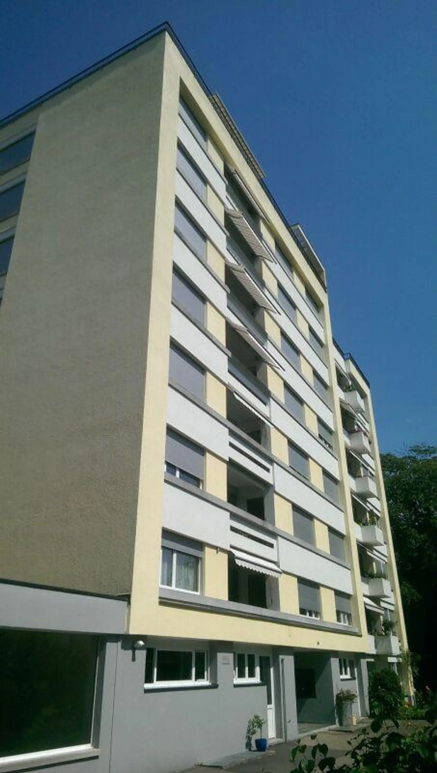 Vie centrale - Appartement spacieux de 4 pièces à Amriswil - Photo 2 sur 11