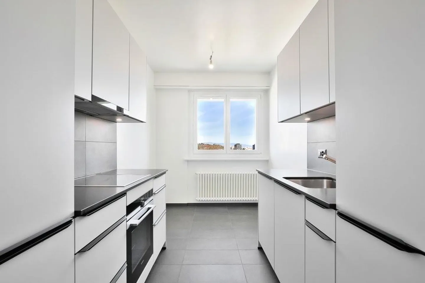 Bellissimo appartamento di 5 stanze di 79 m2, zona tranquilla, vista libera - Foto 2 di 7