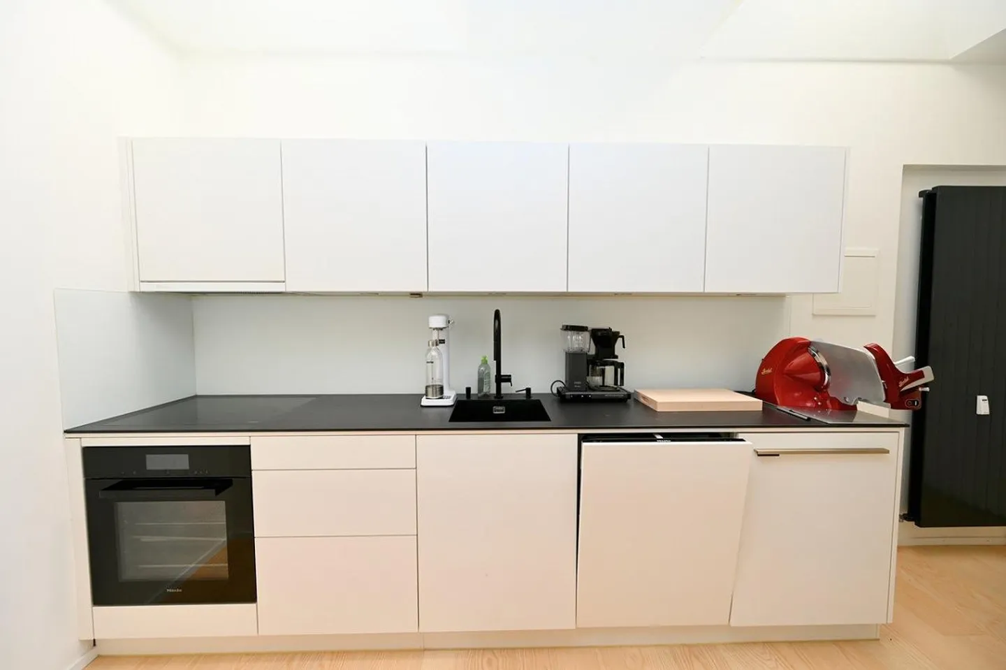 Refined apartment with a view of Lake Lugano, renovated 2022 - Photo 9 of 12