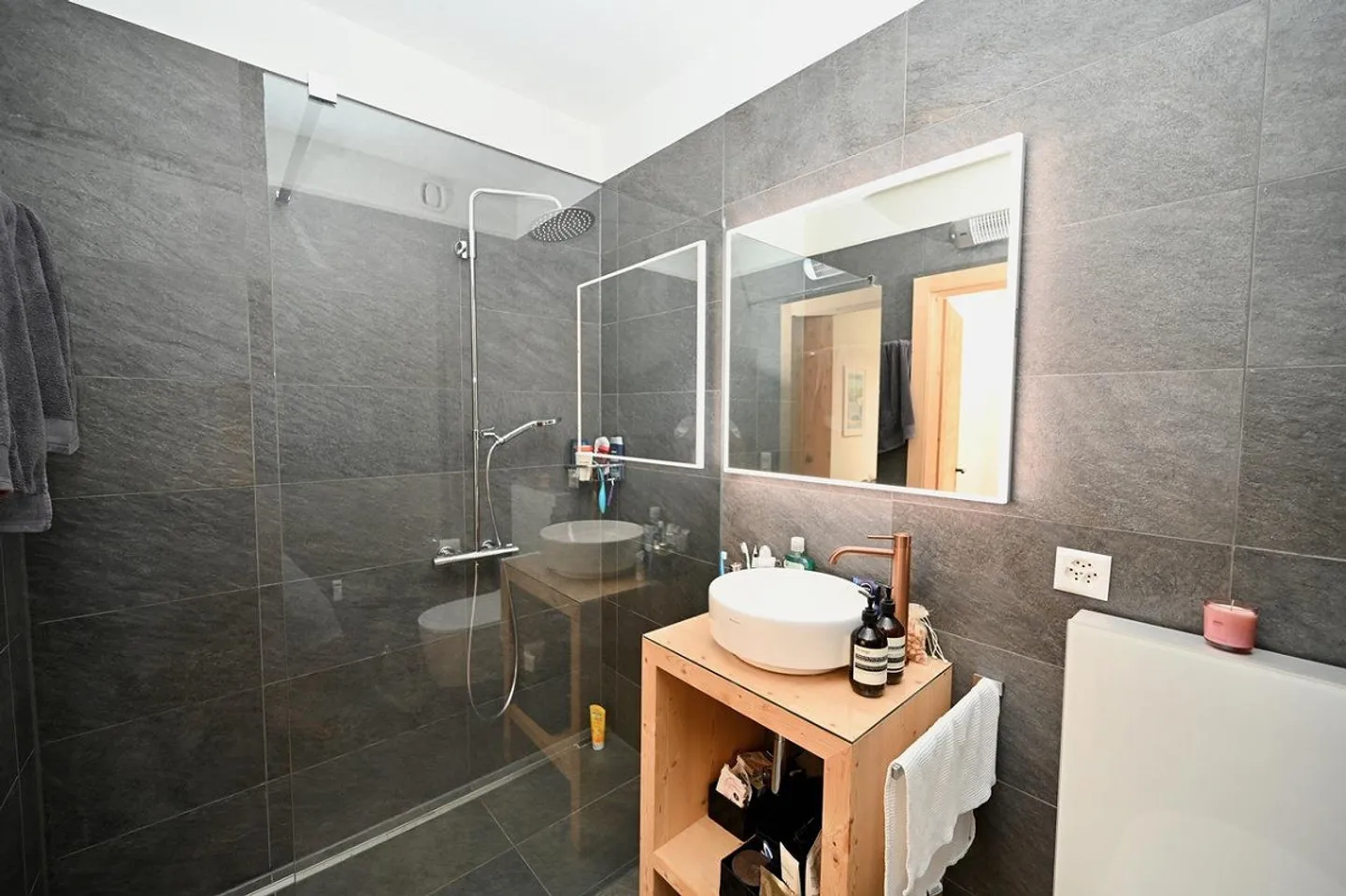 Refined apartment with a view of Lake Lugano, renovated 2022 - Photo 11 of 12