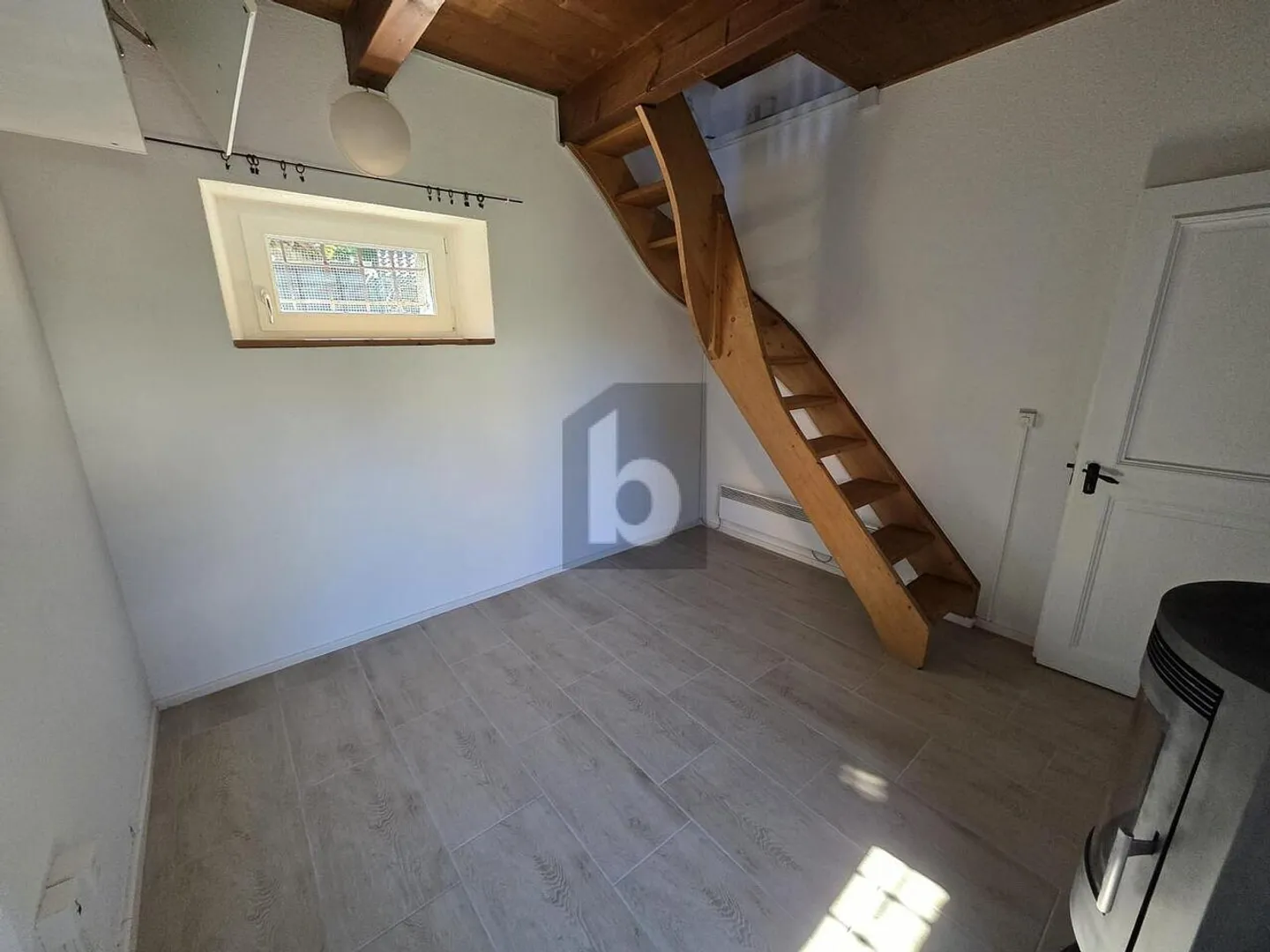 GRACIEUSE ET MODERNE AVEC JARDIN - Photo 3 sur 6