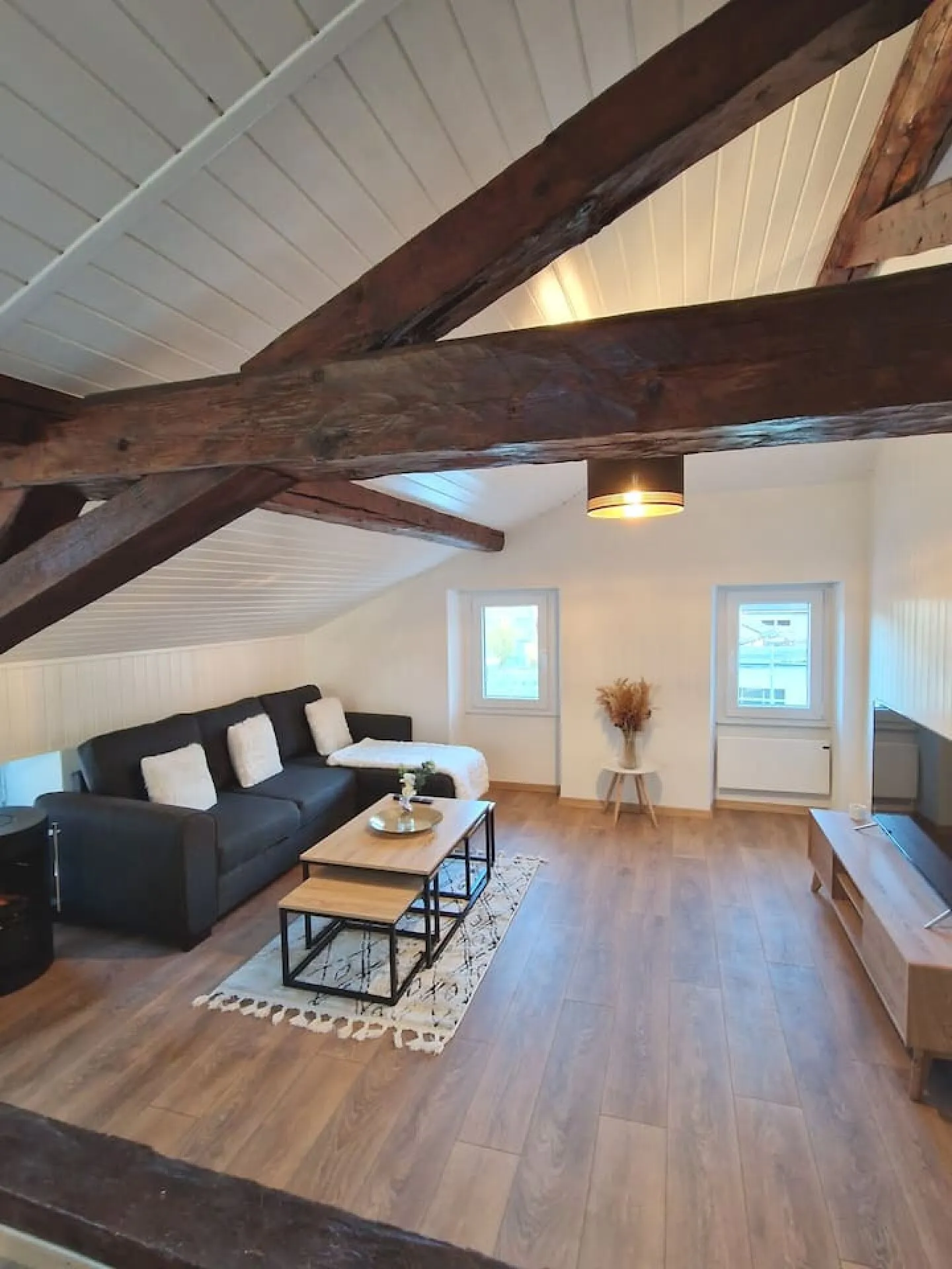 Penthouse for rent - Photo 1 of 9