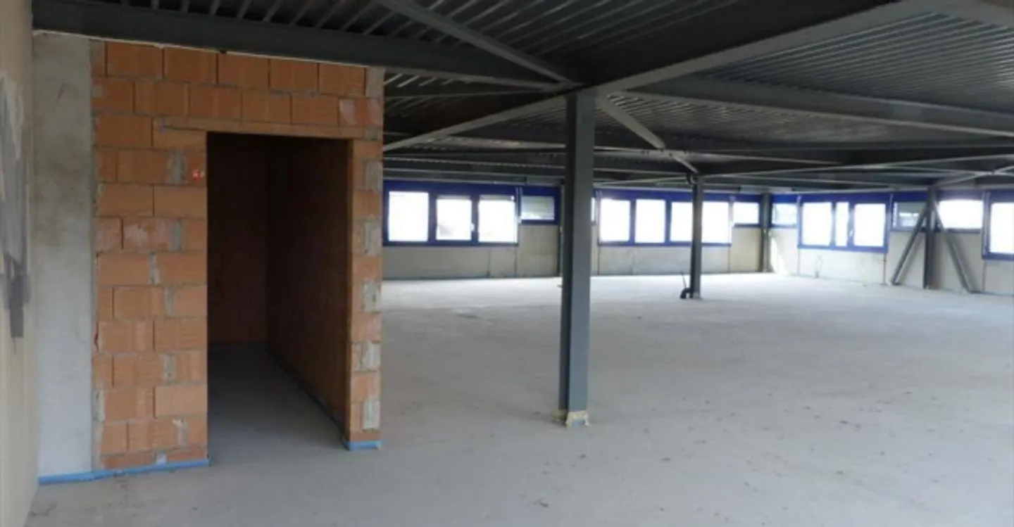 Spazio ufficio in affitto - Foto 2 di 13