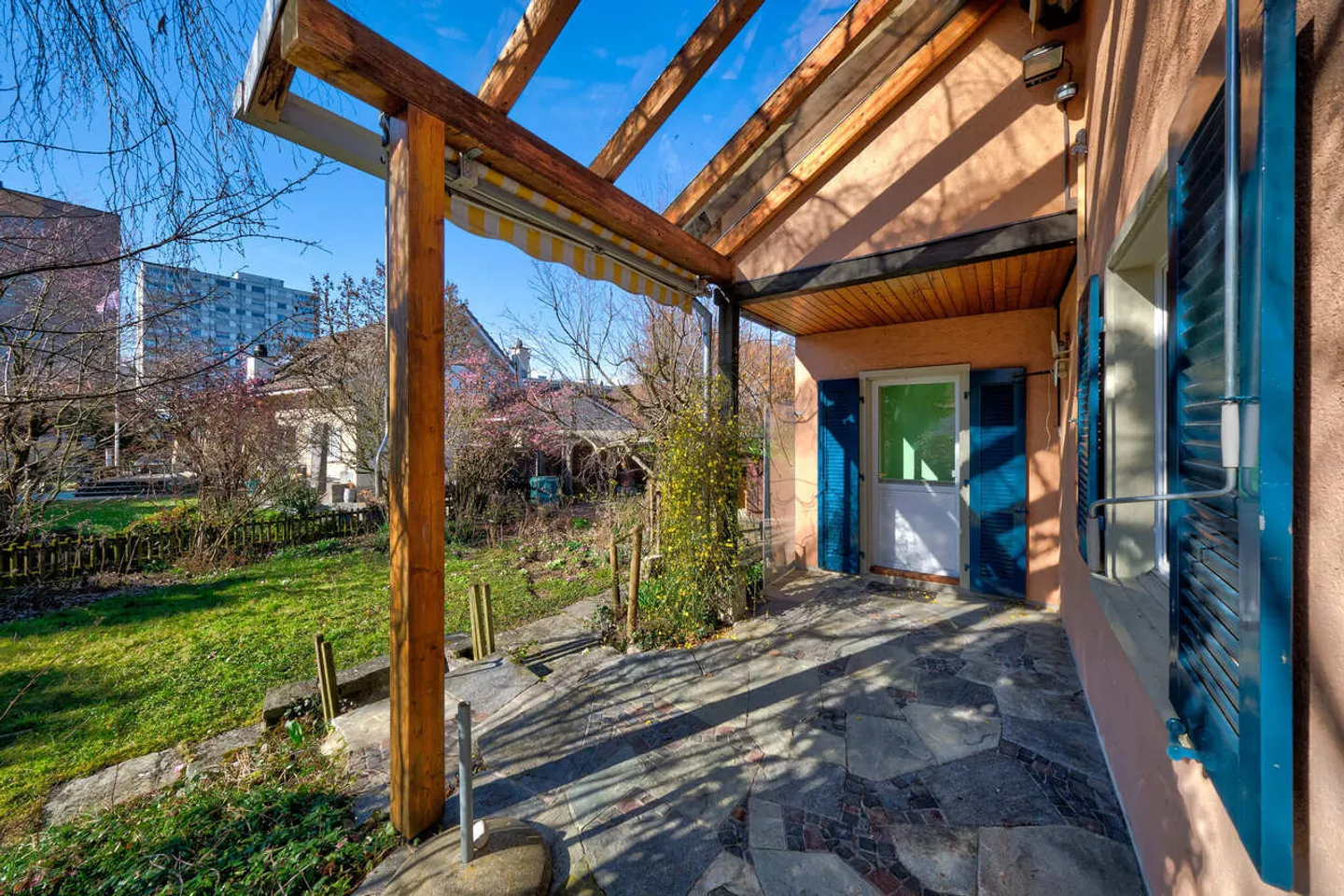 Family Paradise - Photo 15 of 17