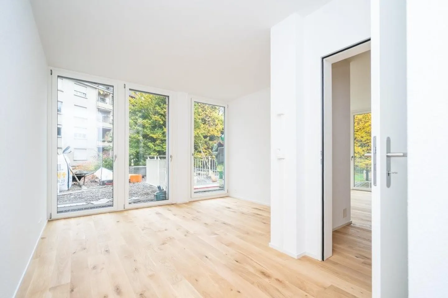 Freshly renovated 2.5-room apartment near the city - Photo 3 of 7