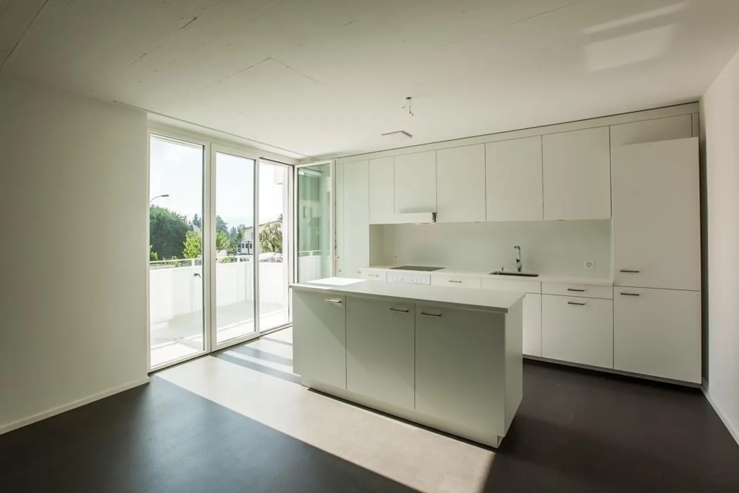 Vivre spacieux et moderne avec deux terrasses - Photo 5 sur 6