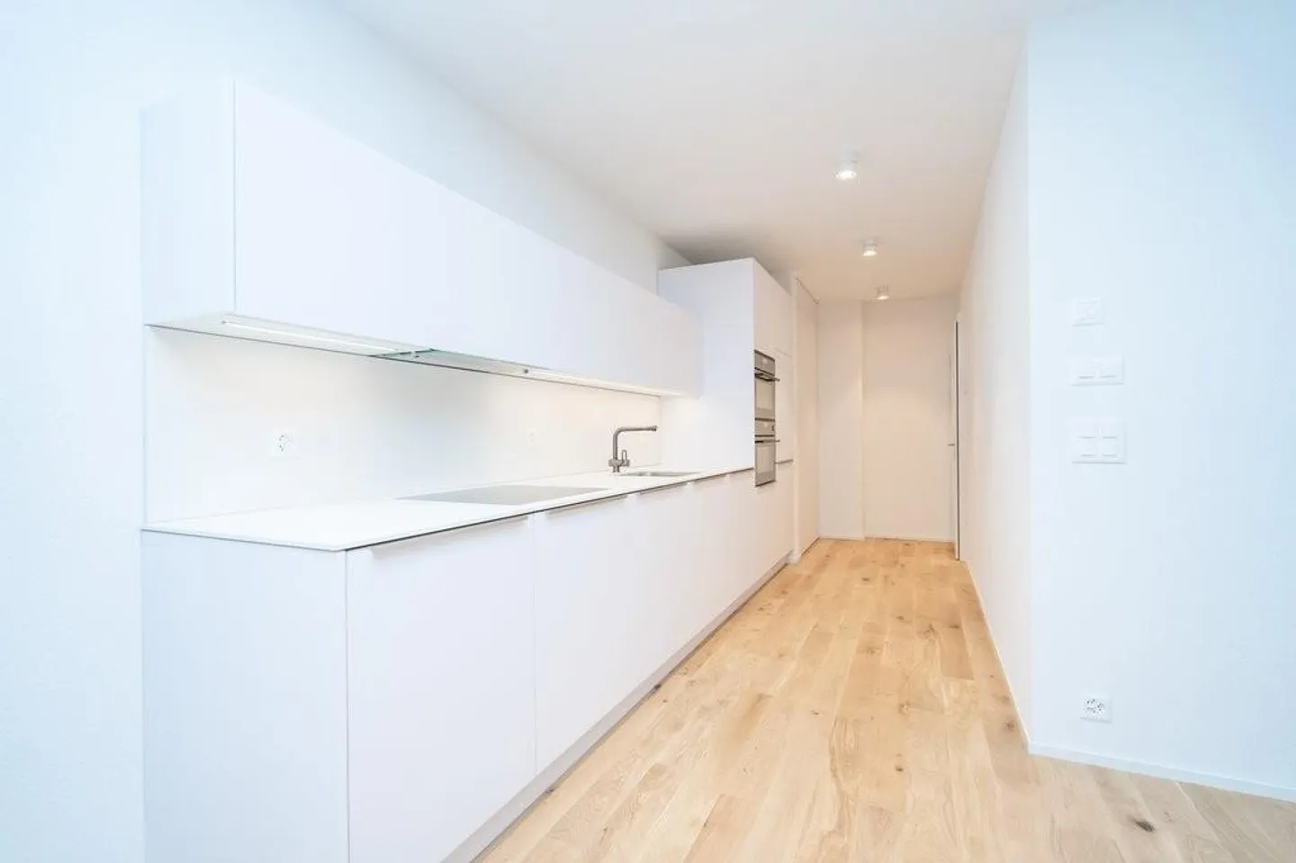 Freshly renovated 2.5-room apartment near the city - Photo 6 of 7