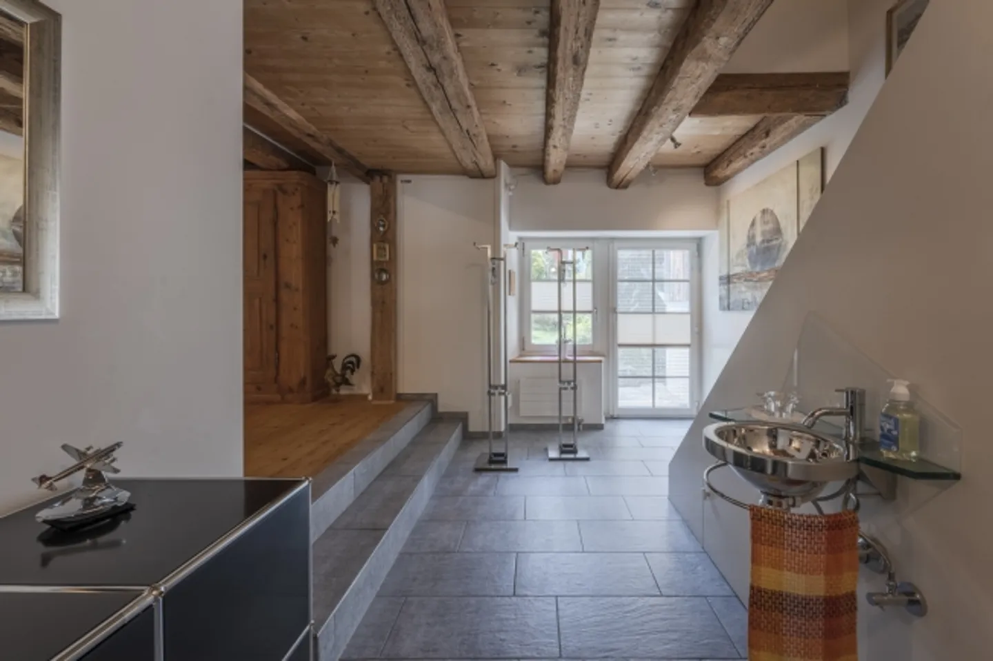 «Charmantes 4.5-Zimmer-Einfamilienhaus mit sonnigem Gartensitzplatz» - Foto 3 von 13