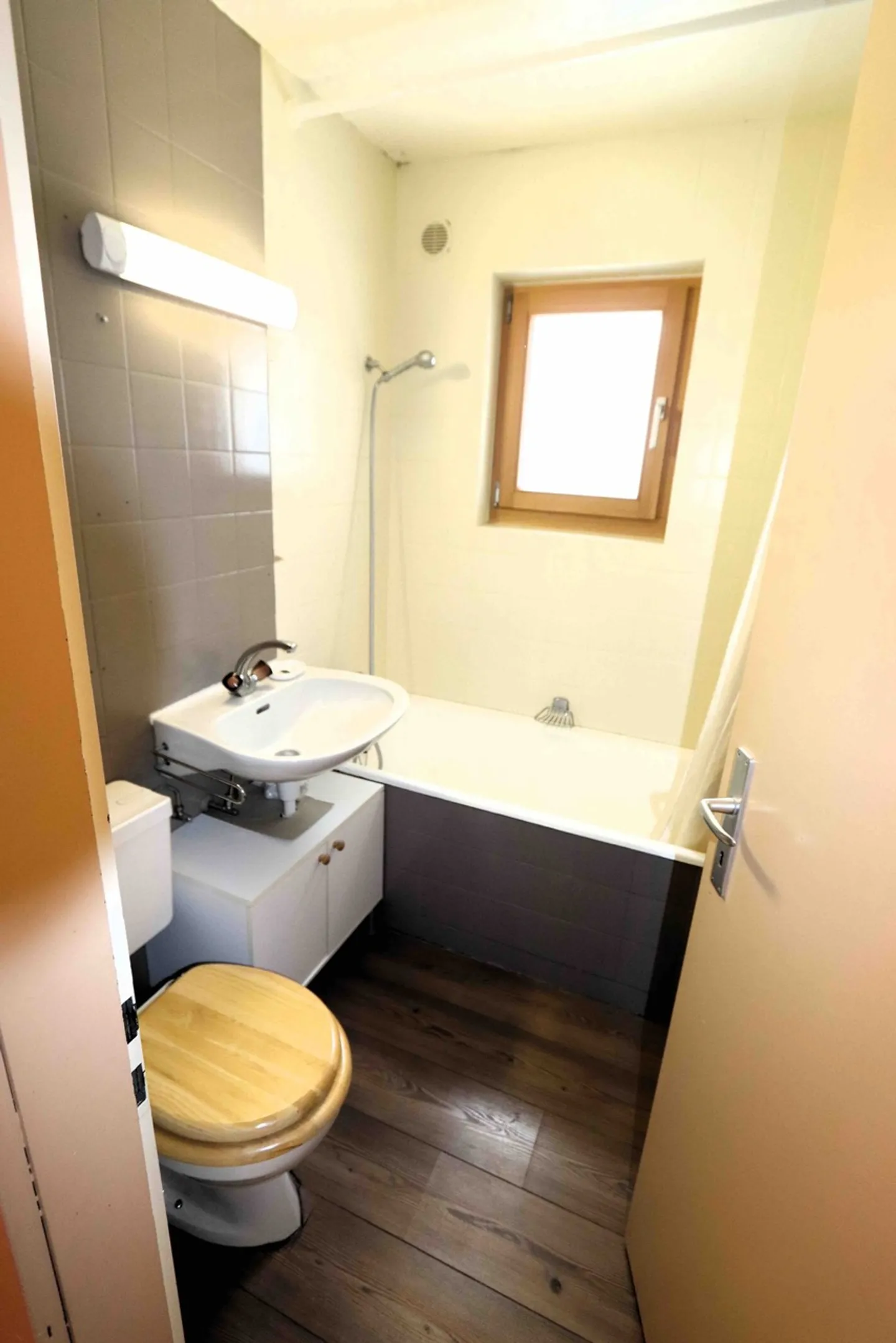 One of the rare 3-room apartments in Les Mosses for less than 300,000.-! - Photo 10 of 15