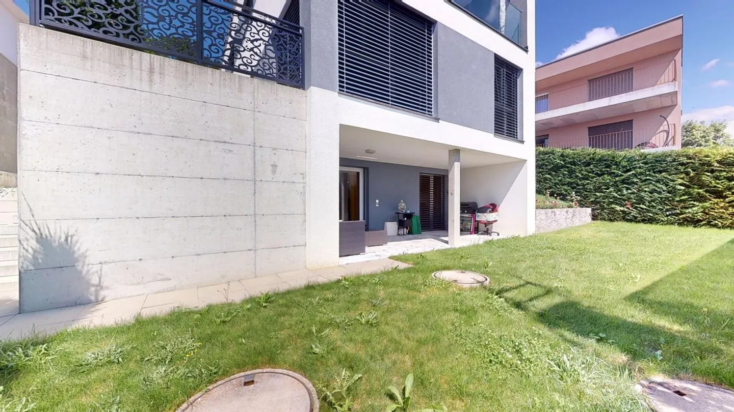 Appartement moderne avec jardin - Photo 1 sur 8