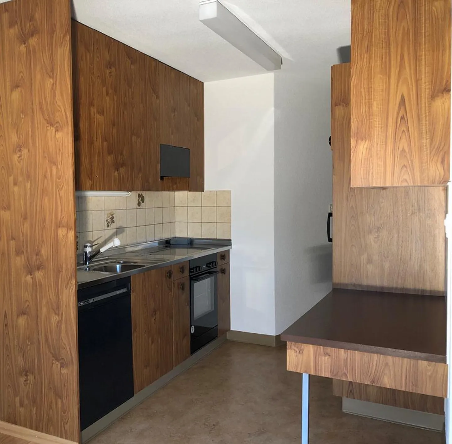 Charming apartment with balcony for rent ... - Photo 2 of 5