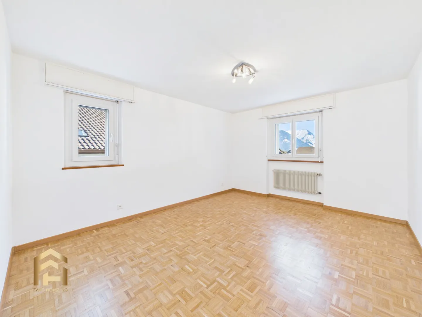 Centrally located 4.5 room apartment with balcony and garden seating area - Photo 6 of 13