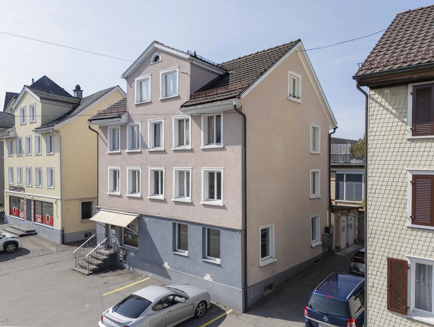 Centrally Located Residential/Commercial Building in St. Gallen - Photo 2 of 8