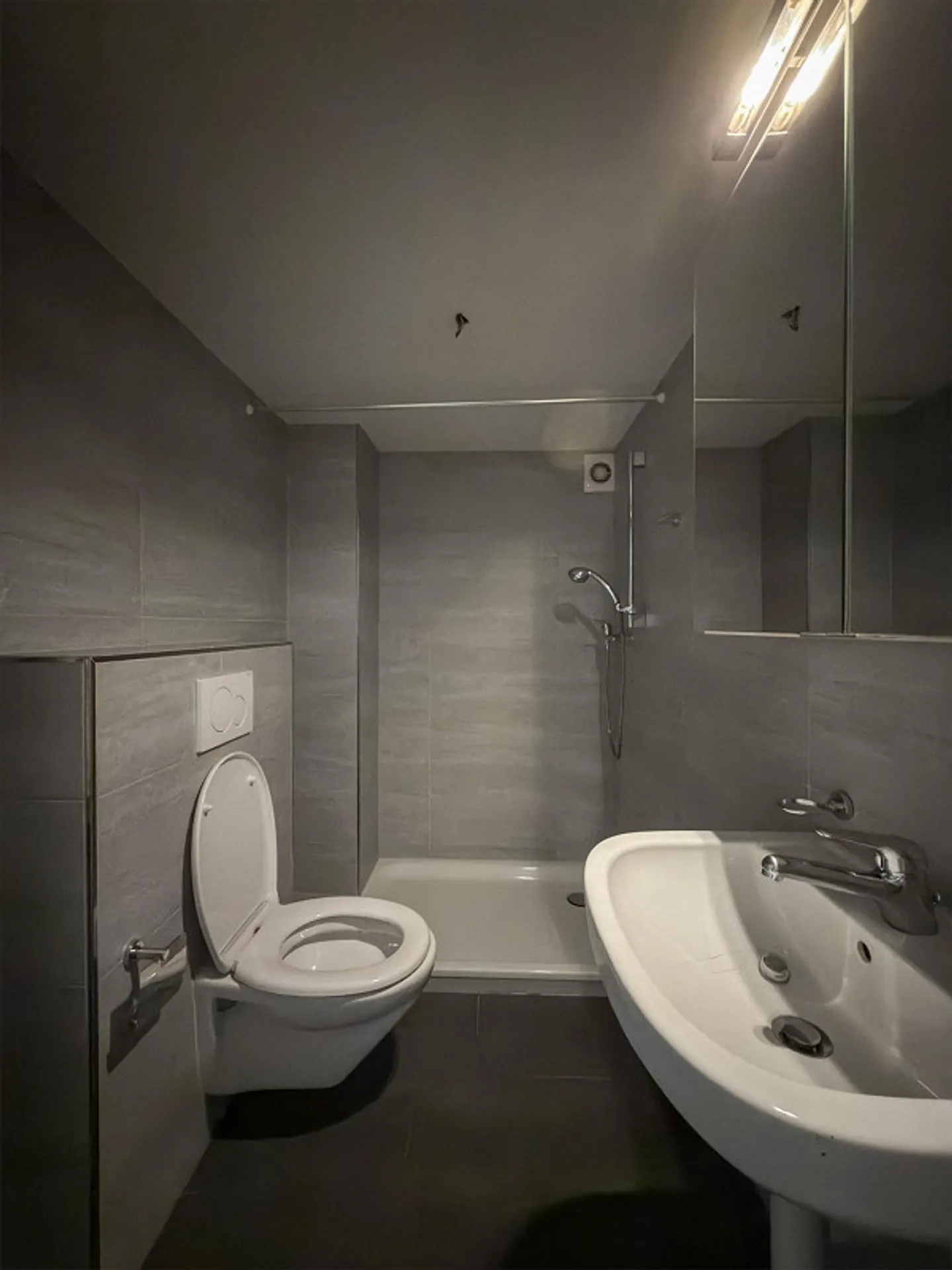 Centrally Located Residential/Commercial Building in St. Gallen - Photo 6 of 8