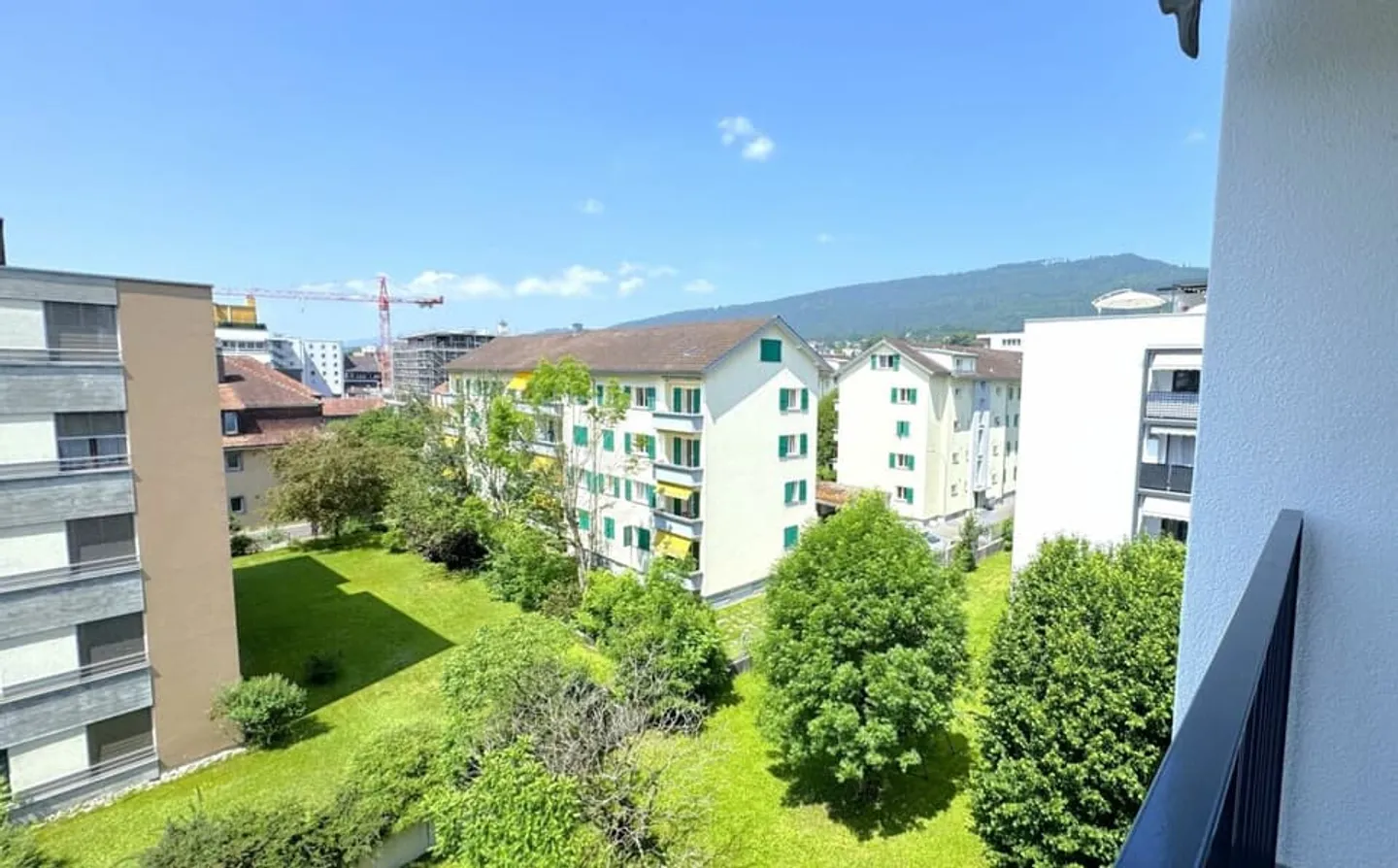 Renovierte Wohnung mit hochwertigen Materialien von 1,5 Zimmern mit atemberaubendem Blick - Foto 8 von 10