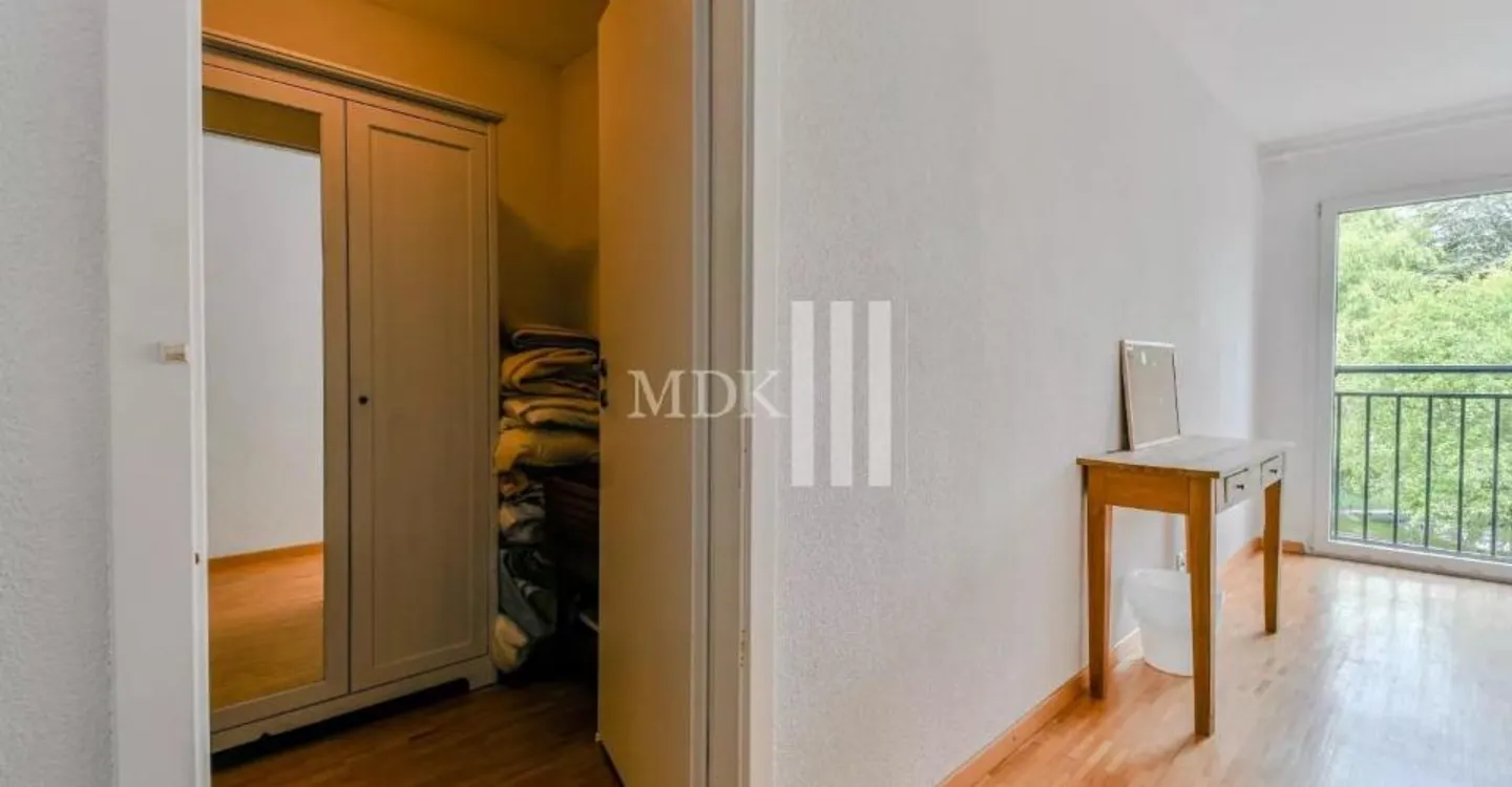 Luminoso appartamento 5.5 locali - Foto 9 di 12