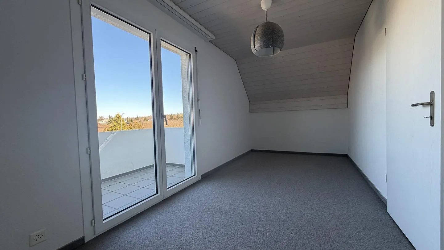 Appartement en duplex de 5,5 pièces attrayant avec deux balcons et ... - Photo 9 sur 13