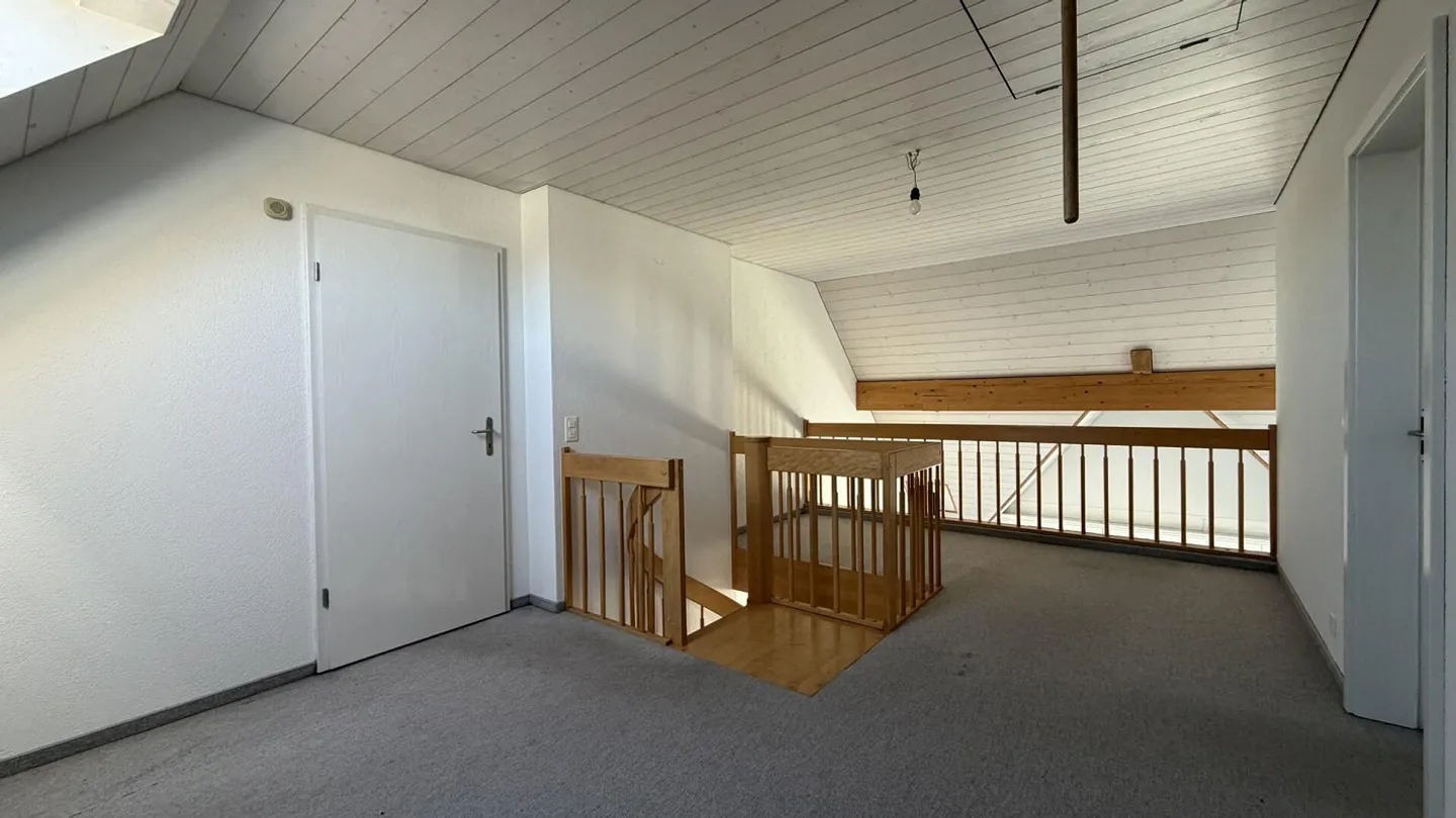 Appartement en duplex de 5,5 pièces attrayant avec deux balcons et ... - Photo 10 sur 13