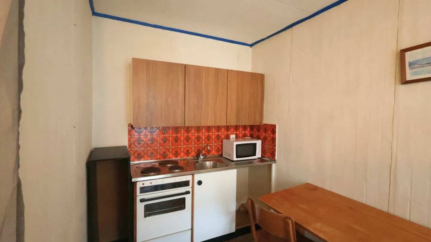 Edificio residenziale e commerciale attraente con ristorante e opportunità di sviluppo a Plaffeien - Foto 24 di 35