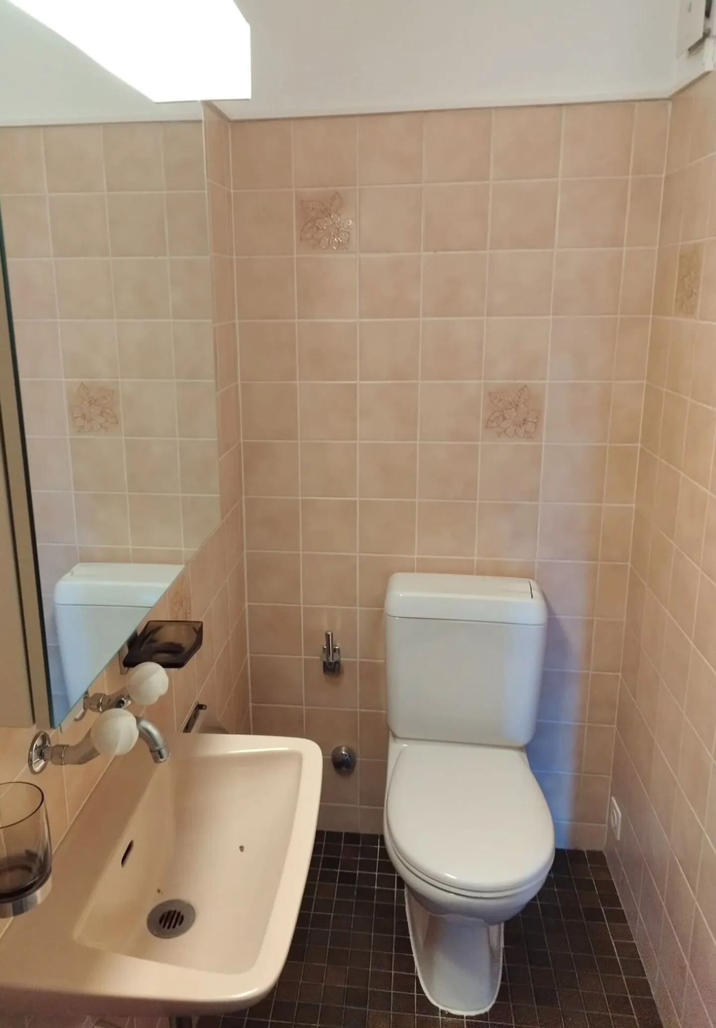 Appartement sous les combles de 2,5 pièces à Reinach avec salle de loisirs - Photo 5 sur 13