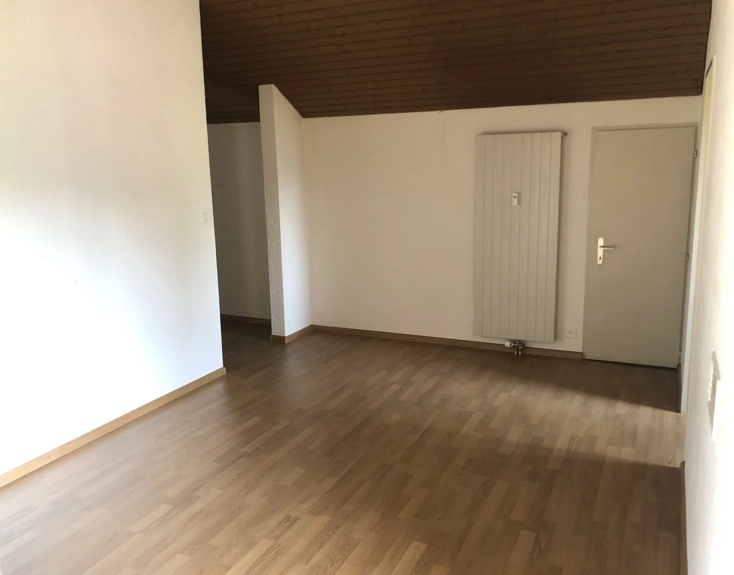 Appartement sous les combles de 2,5 pièces à Reinach avec salle de loisirs - Photo 6 sur 13