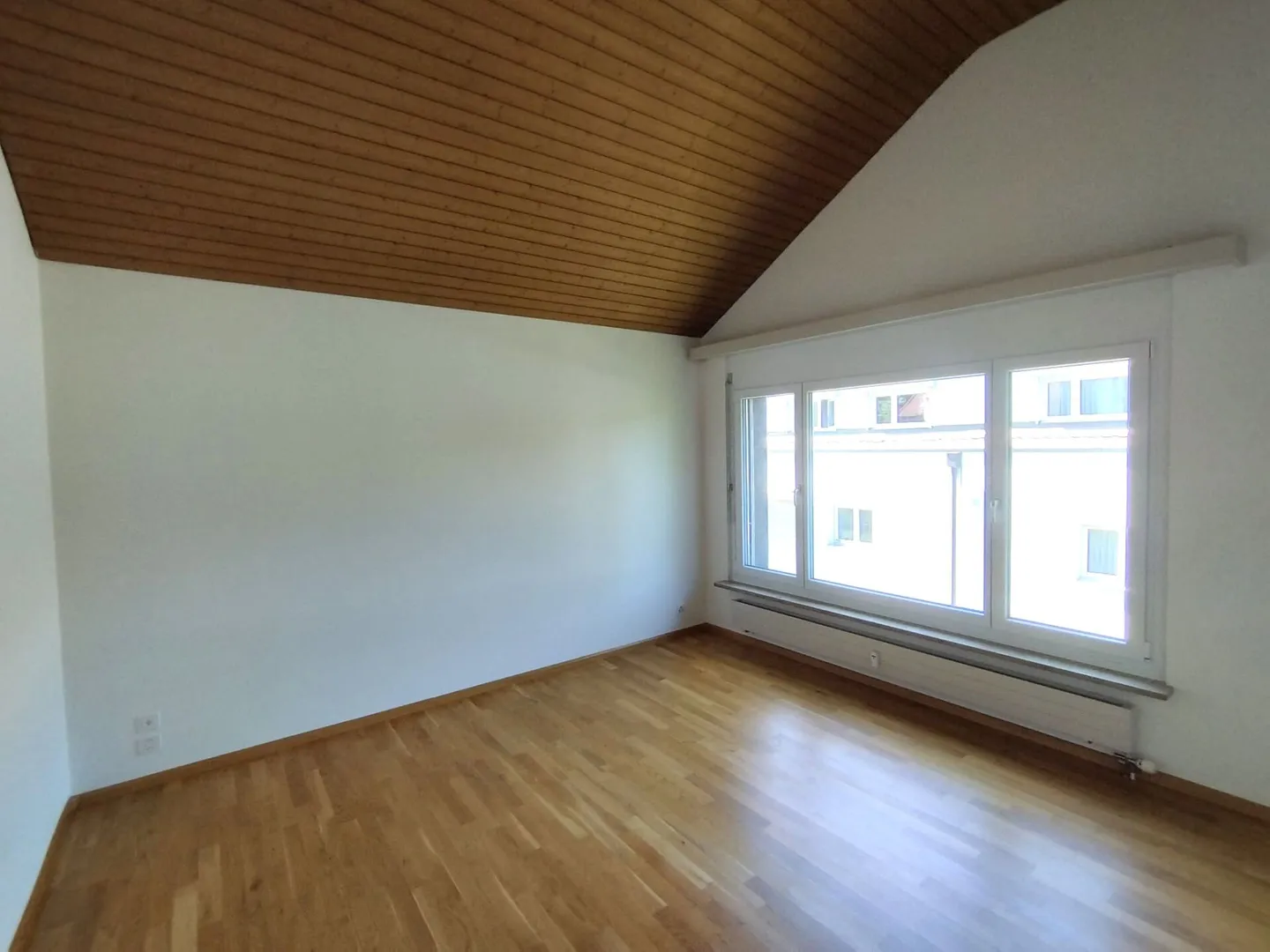 Appartement sous les combles de 2,5 pièces à Reinach avec salle de loisirs - Photo 8 sur 13