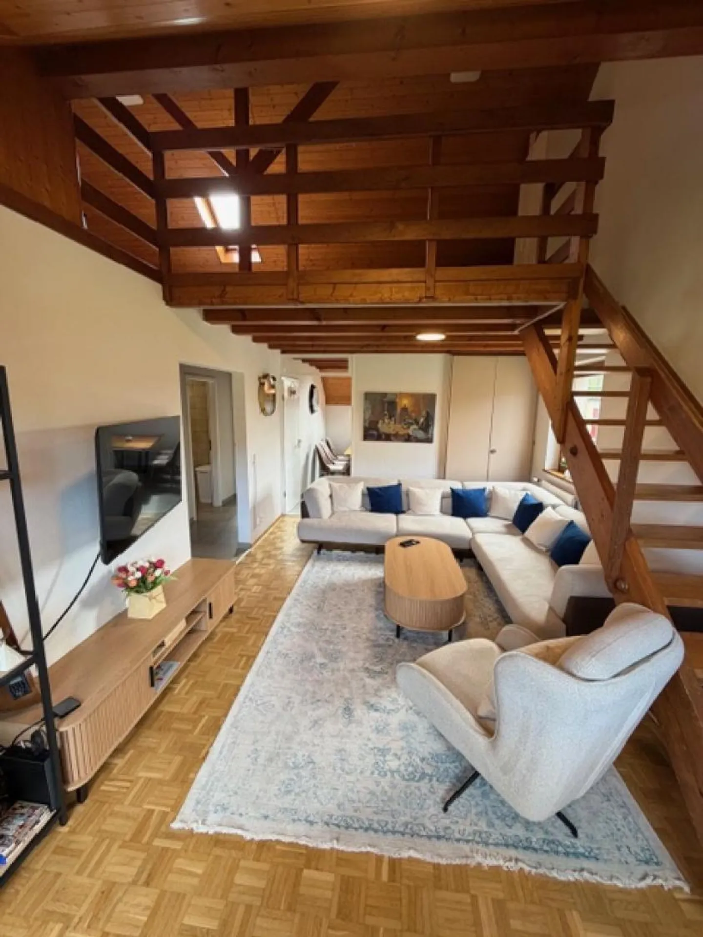 Apartment with 4.5 rooms - Photo 2 of 7