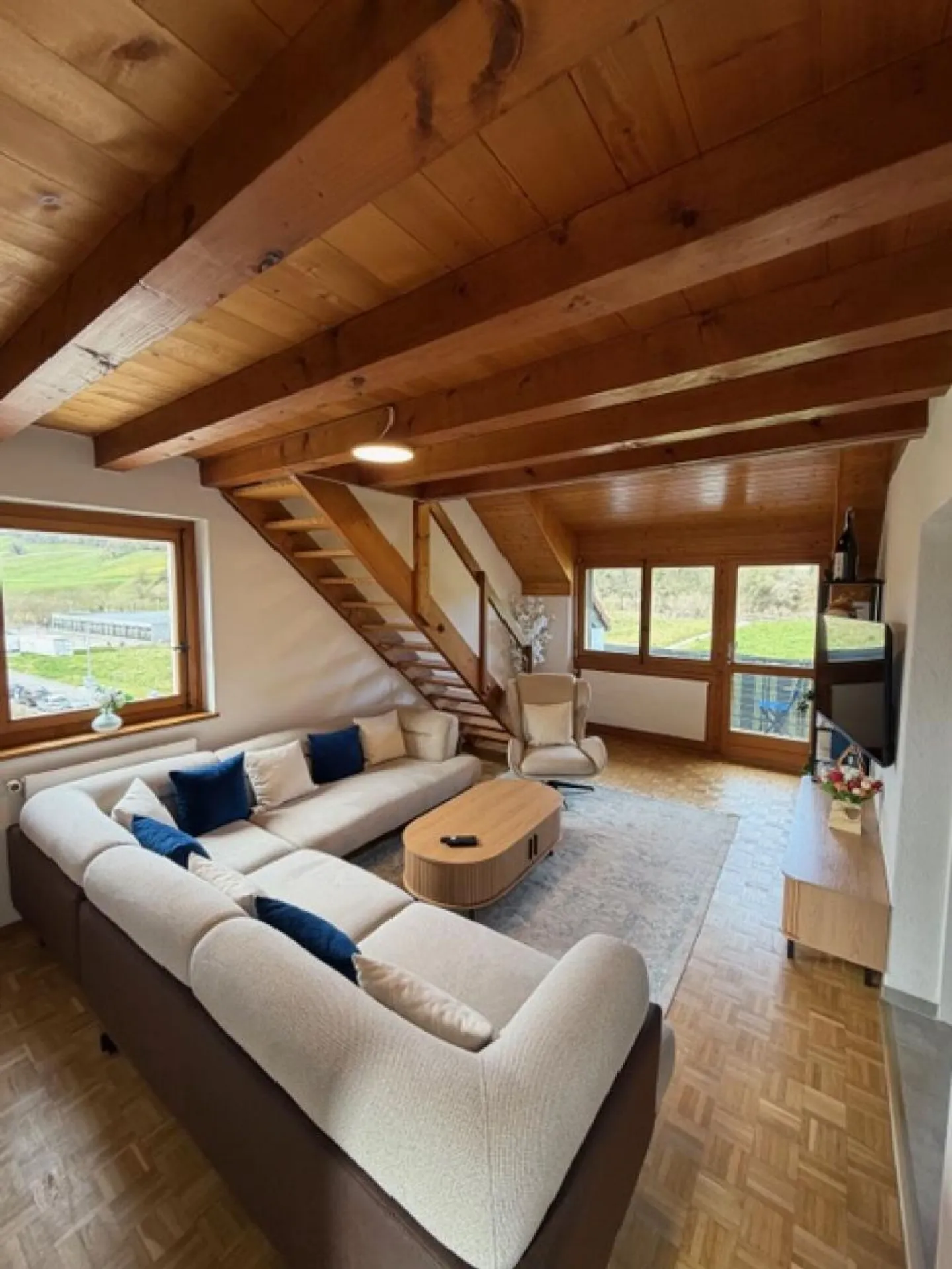 Apartment with 4.5 rooms - Photo 3 of 7