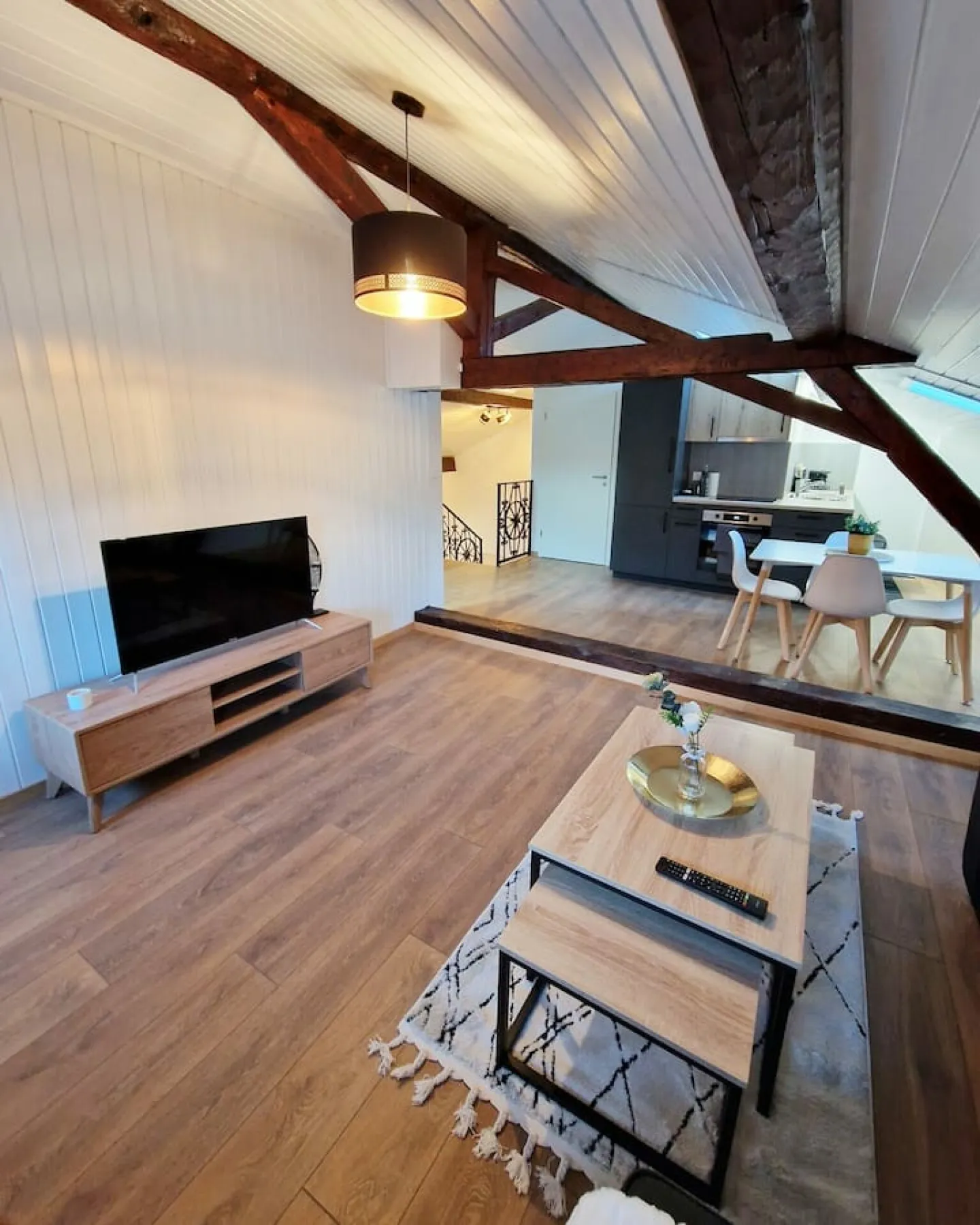 Penthouse for rent - Photo 7 of 9