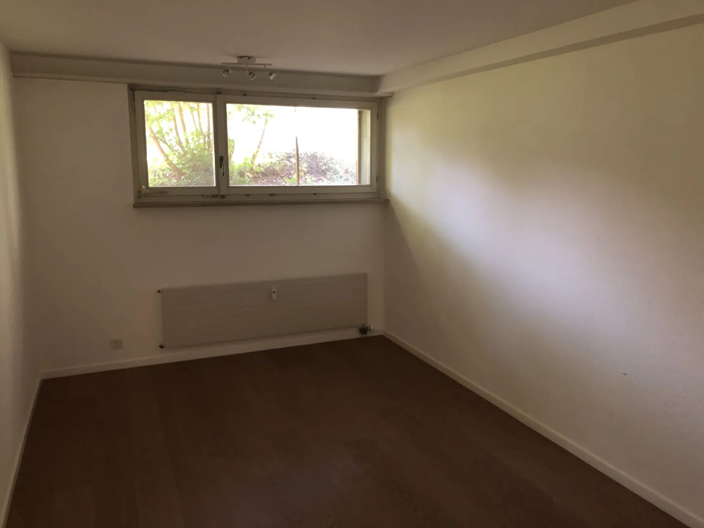 Appartement sous les combles de 2,5 pièces à Reinach avec salle de loisirs - Photo 10 sur 13