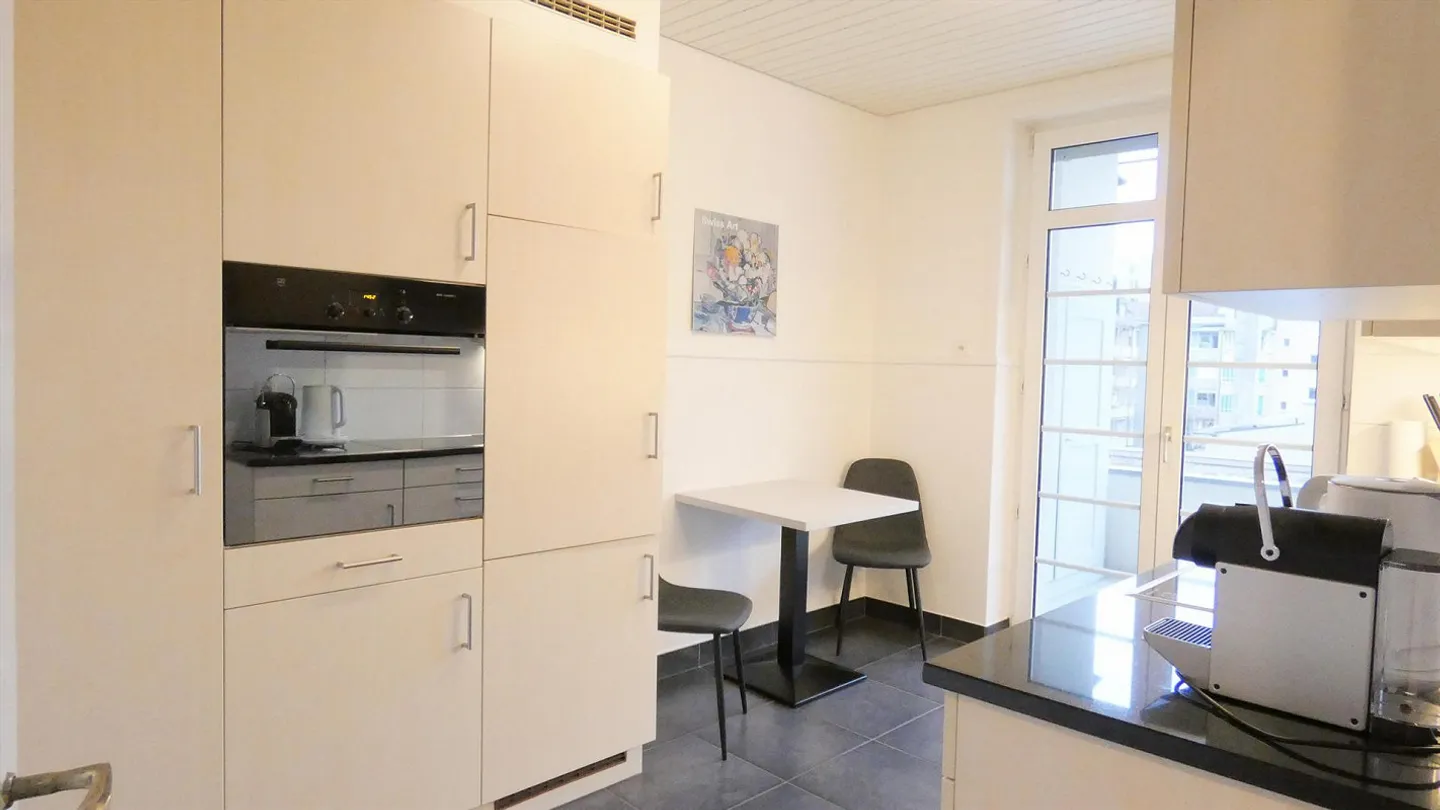 Charming 3.0 Room Apartment in Basel - Photo 2 of 9