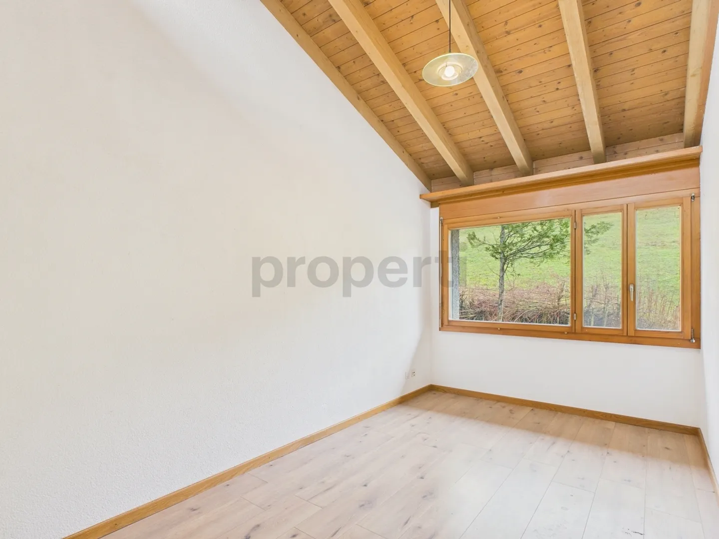 Bright 4.5-Room Townhouse with Garden in Tegerfelden - Photo 5 of 12