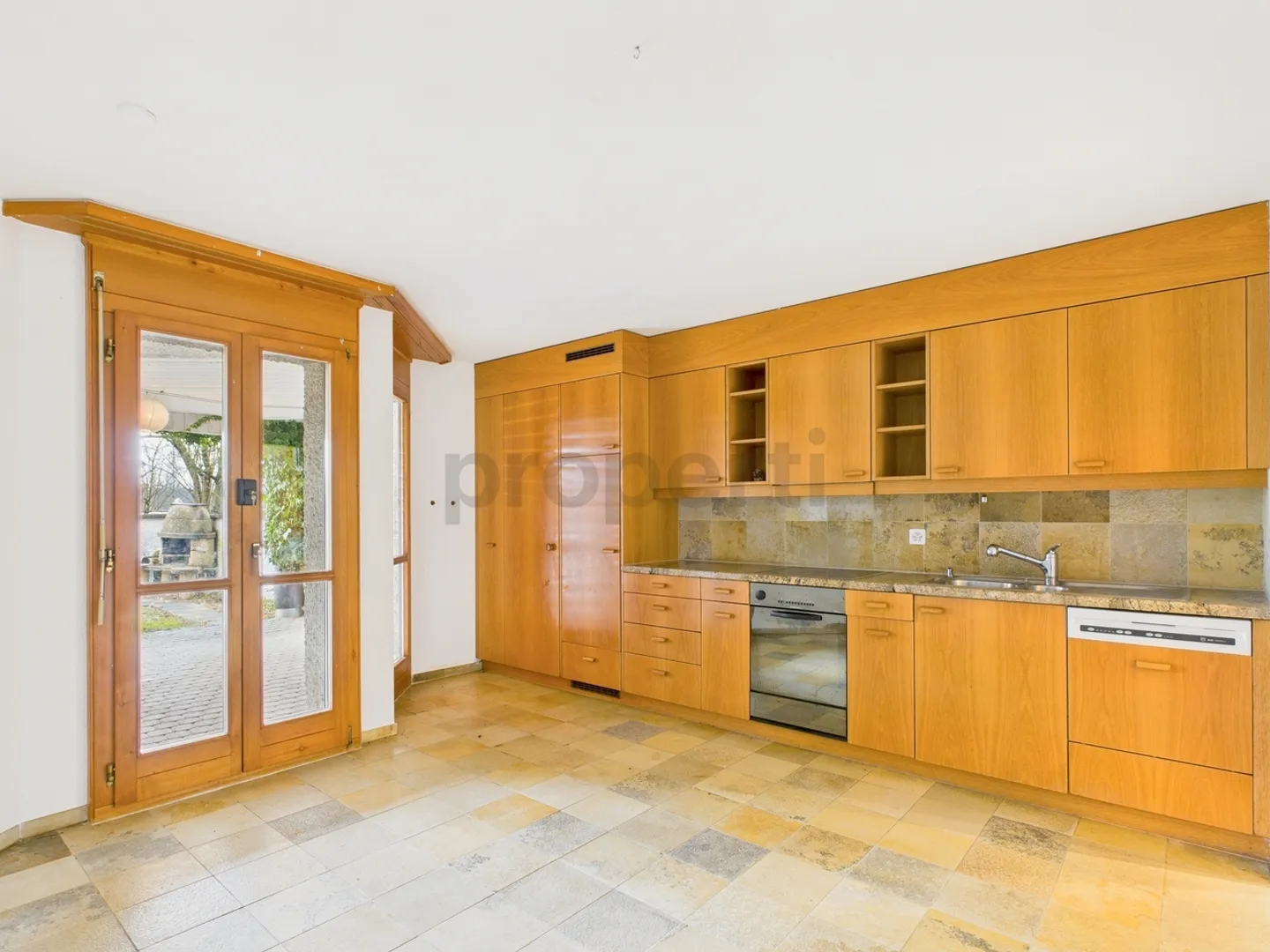 Bright 4.5-Room Townhouse with Garden in Tegerfelden - Photo 7 of 12