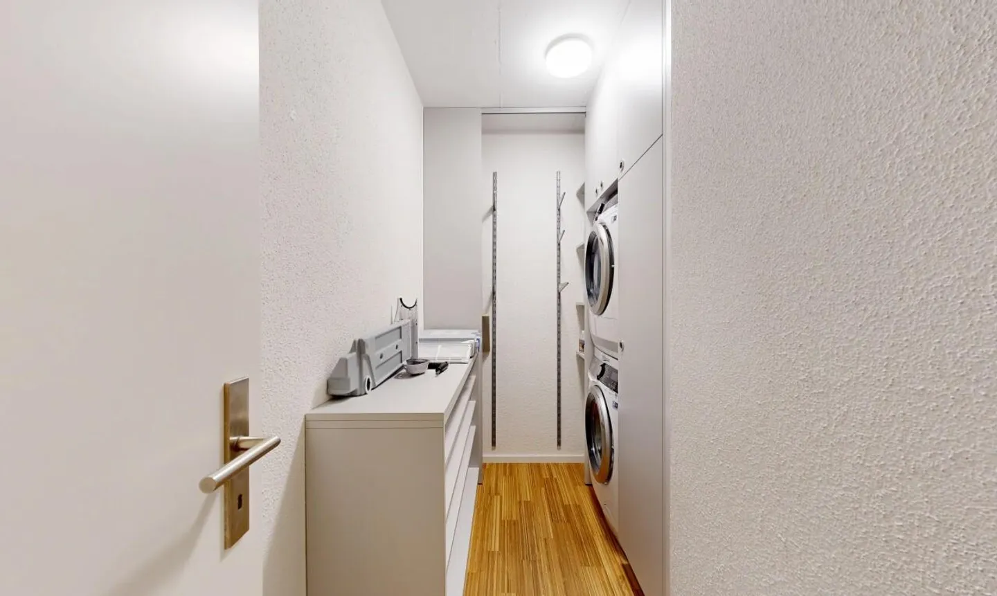 Bright 4.5-room apartment with a view of Pilatus in the Würzenbach district - Photo 10 of 11