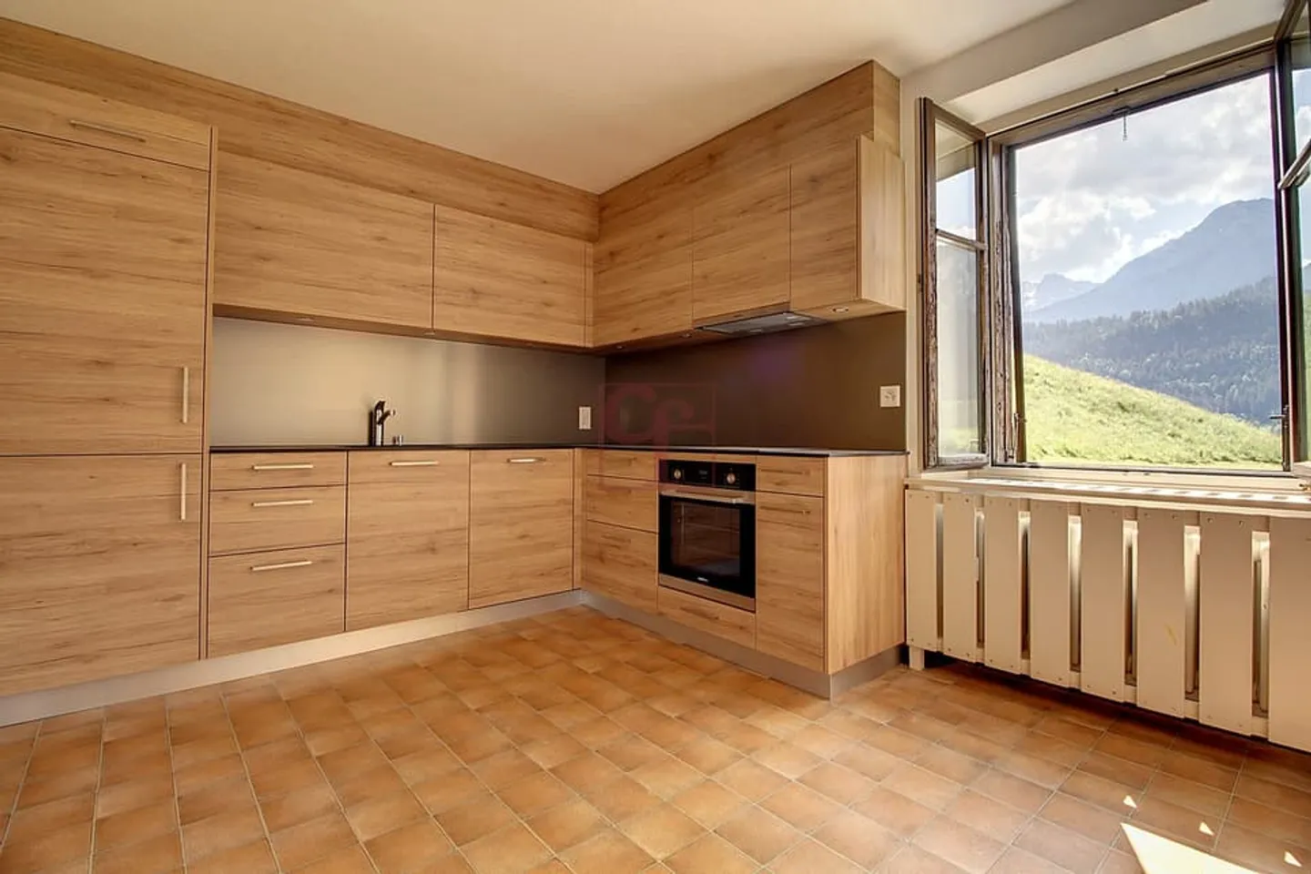 Edificio misto nel villaggio - Foto 3 di 10