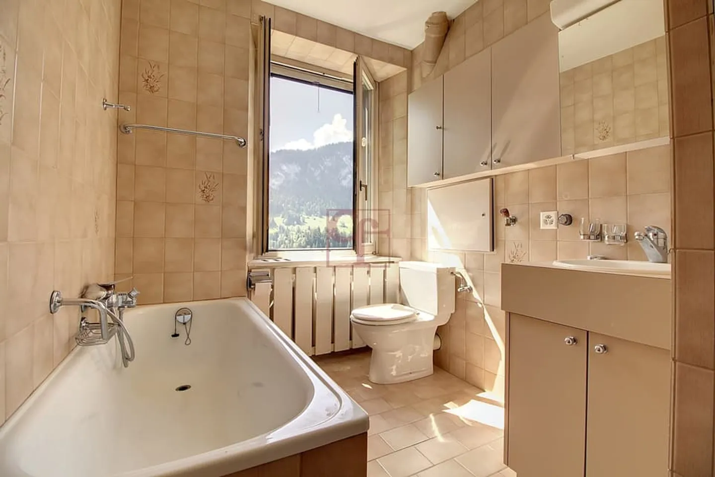 Edificio misto nel villaggio - Foto 4 di 10