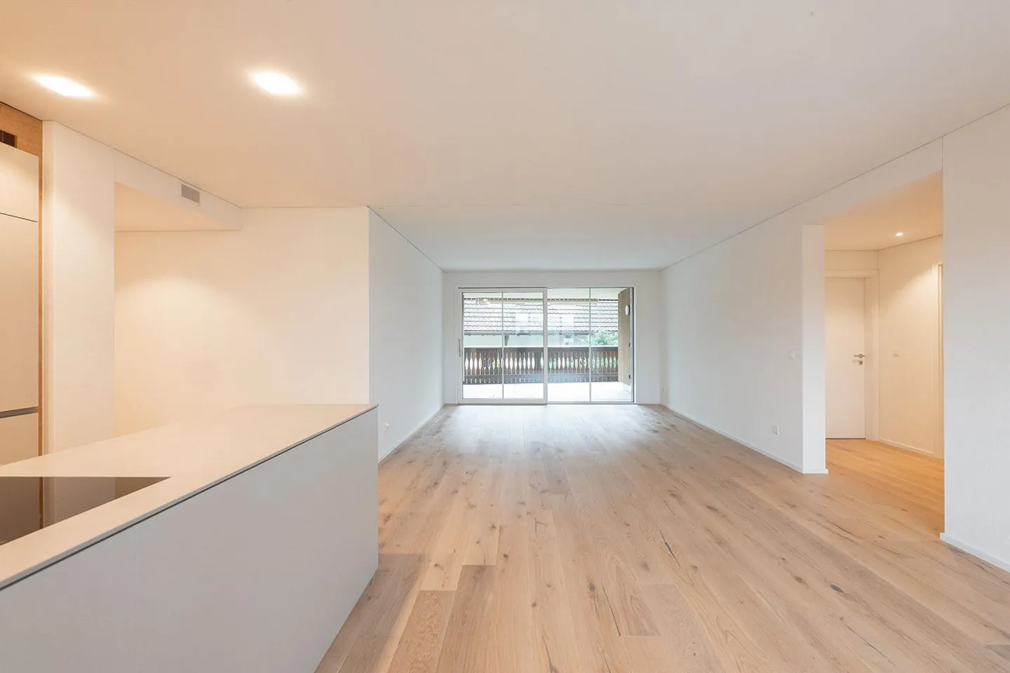 Spacious and Modern 5.5 Room Condominium - Photo 2 of 13